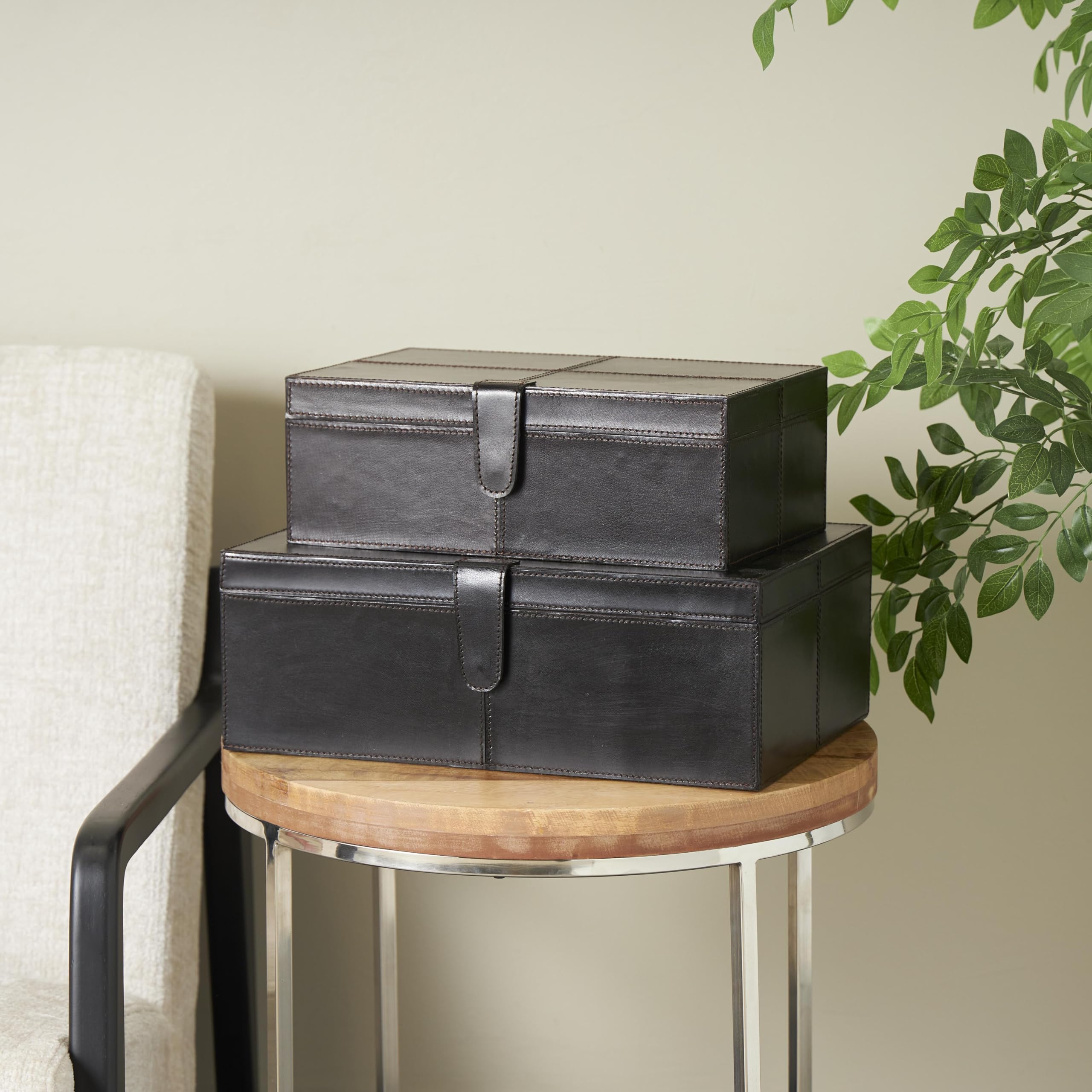 Set Di 2 Scatole Portagioie In Pelle Marrone | Deco 79 | Contenitori Decorativi Con Chiusura A Scatto Per Consolle E Libreria