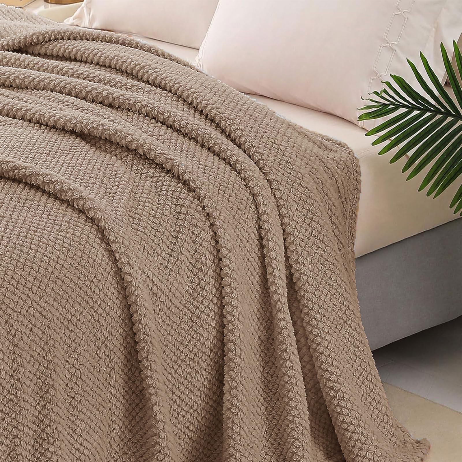 Manta Franela para Cama 130 x 170 cm Franela Doble Cara Suave, Súper Suave y Cálida Manta para Sofá Invierno Grande para Sofá, Cama, Viaje, Caqui