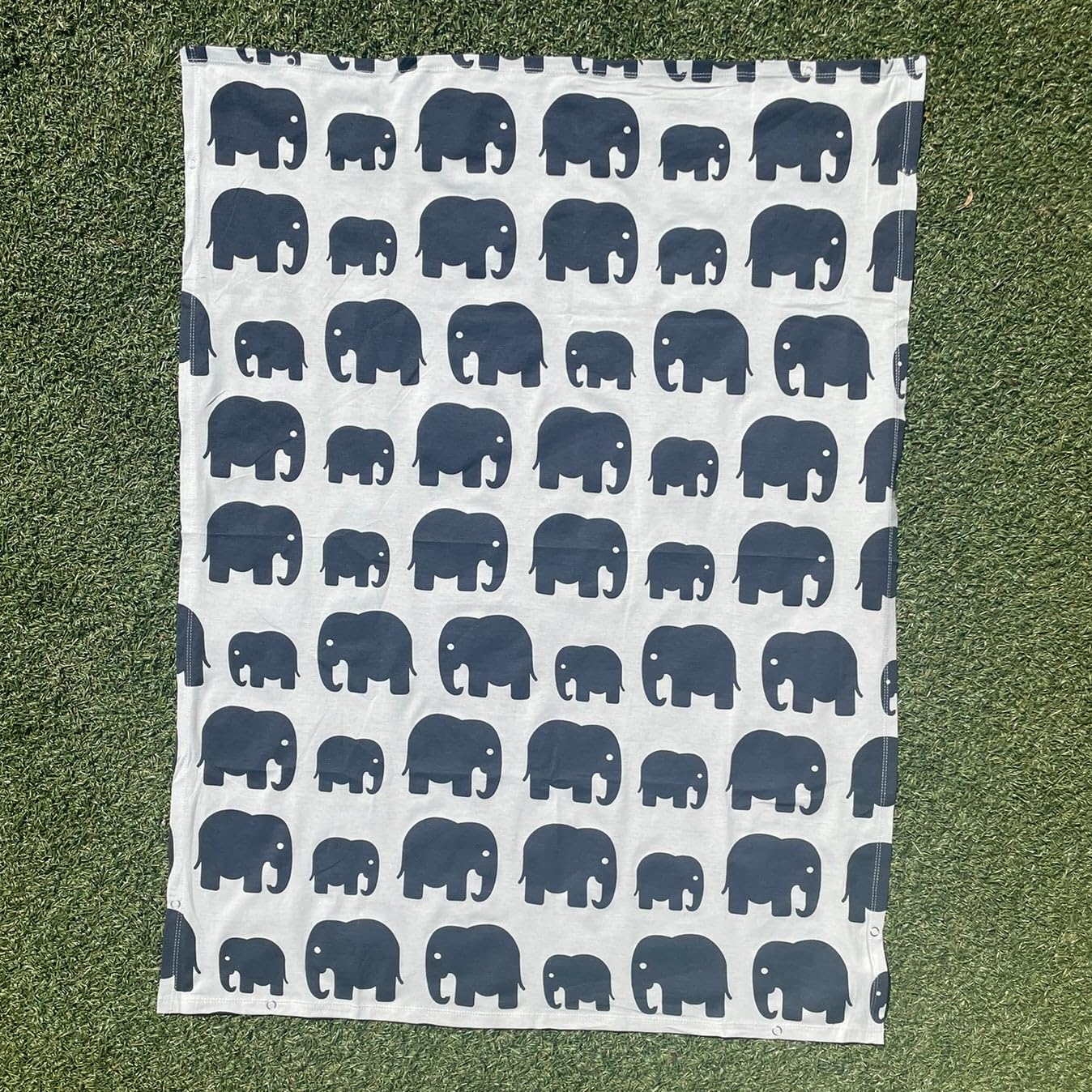 Multifunktionale Abdeckung mit UV-Schutz für Kinderwagen, Kindersitze, Babytragen und zum Stillen. Sonnenschutz mit UV-Schutzfaktor 50+ für Babys und Kinder. Für den Urlaub, den Strand, (Elefant)