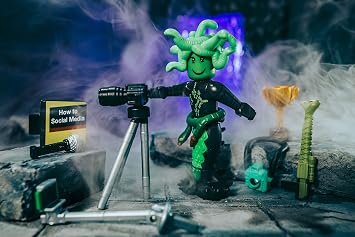 Roblox - Avatar Figure with Accessories - Exclusive Virtual Code in Each Box Mod. Sdos, Multicoloured (Toy Partner ROB0402)