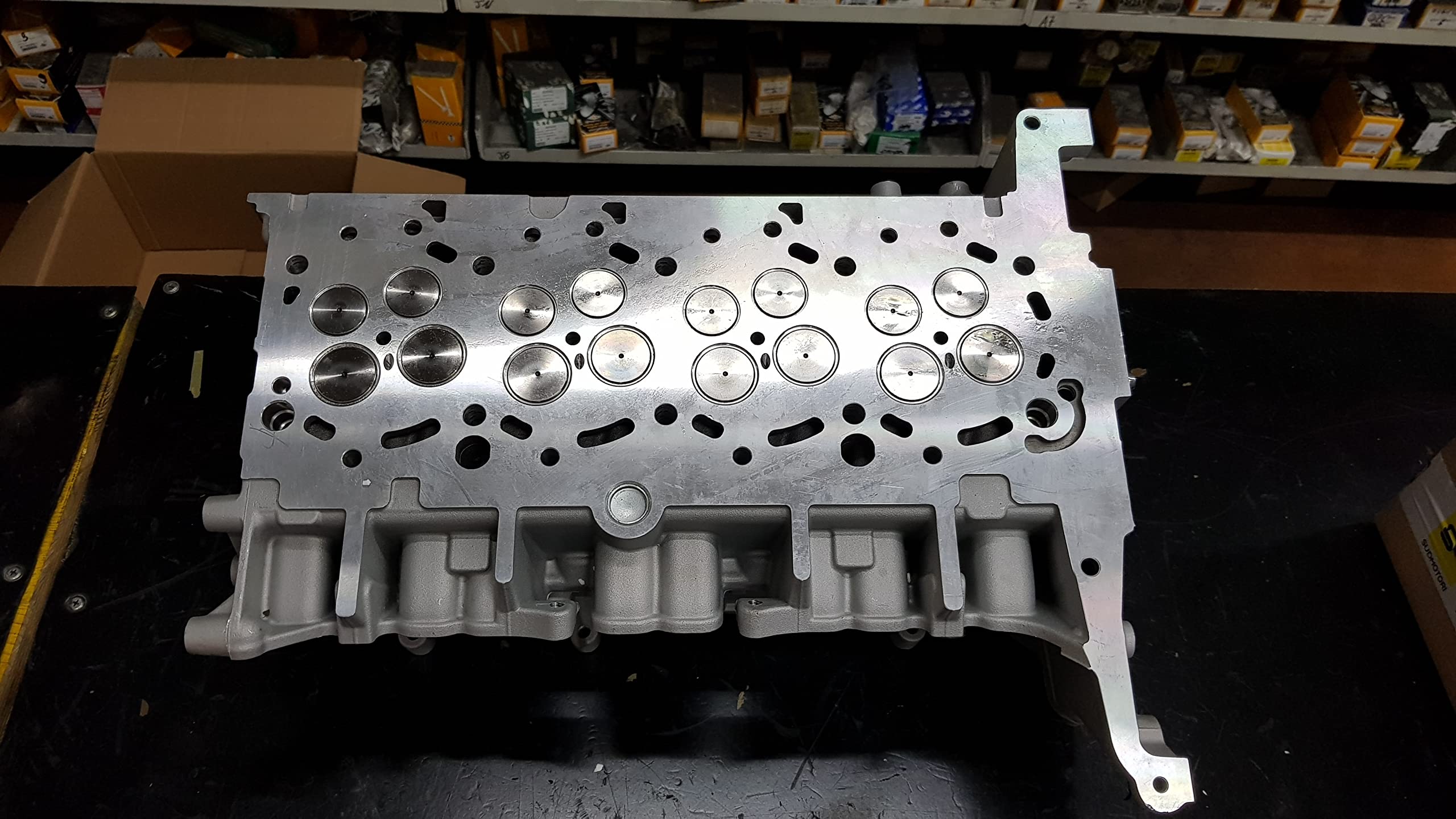TESTATA NUOVA CON VALVOLE 1099947 1333272 1701911 1851817 D0FA D2FA D2FB D2FE D4FA DOFA F4FA