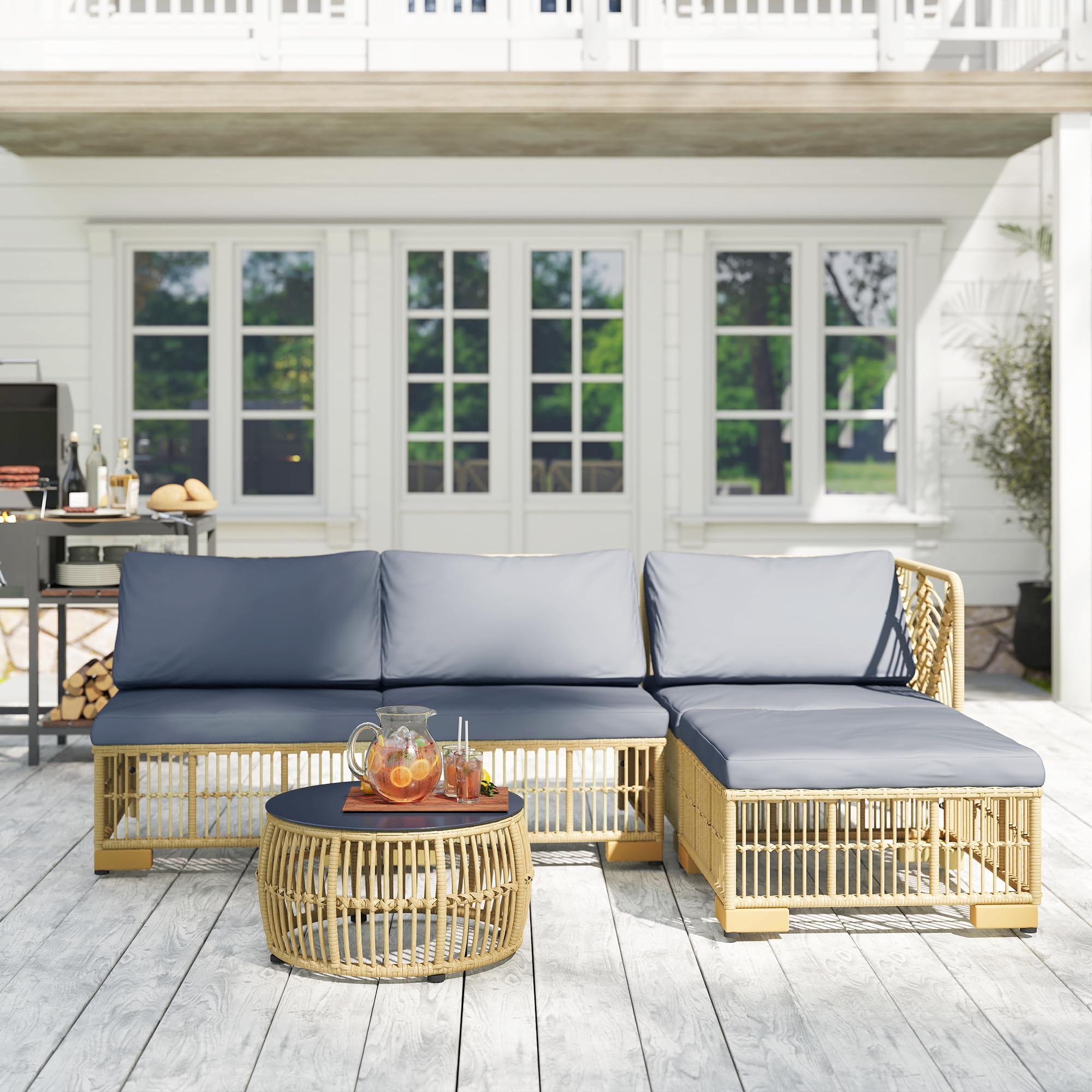 Outsunny Salotto in Rattan per Esterno da 5 Pezzi, Salottino da Giardino con Divano Modulabile, Cuscini e Tavolino da Caffè con Vetro, Grigio