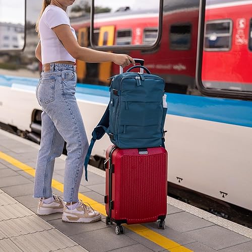 Miniatura 8 de Carrywell Mochila de viaje, mochila de mano con compartimento para zapatos, capacidad para laptop de 15.6 pulgadas, puerto de carga USB, Azul