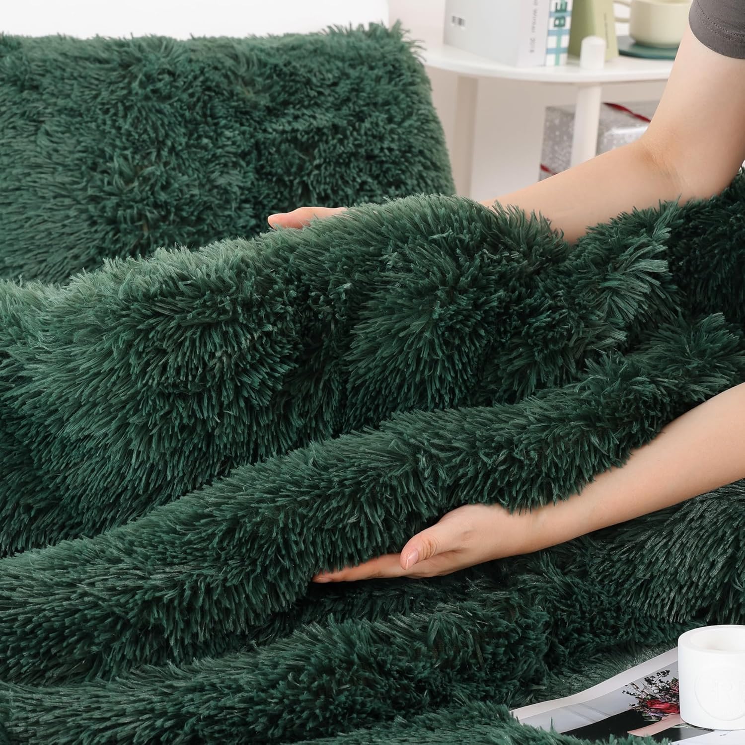 Smoofy Fluffy Queen Comforter Set, Faux Fur Comforter Set Queen Size, Luxury Fuzzy Bedding Set, Soft Shaggy Bed Set for All Season, 3 Pieces - 1 Comforter & 2 Pillowcases, Dark Green - Image 6