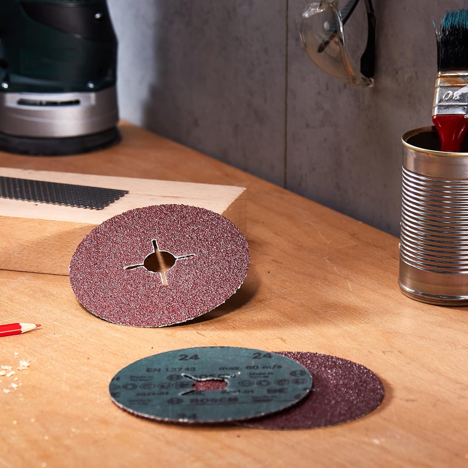 Bosch 2609256249 Fibre Sanding Disc for Angle Grinder Clamped for Wood and Metal 125mm Disc 22mm Bore 24 Grit