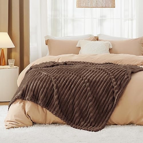 Miniatura 158 de Bedsure GentleSoft Twin Blanket for Couch - Cozy Soft Blankets for Women, Cute Small Fleece Throws for Girls, Light Grey, 60x80 Inches