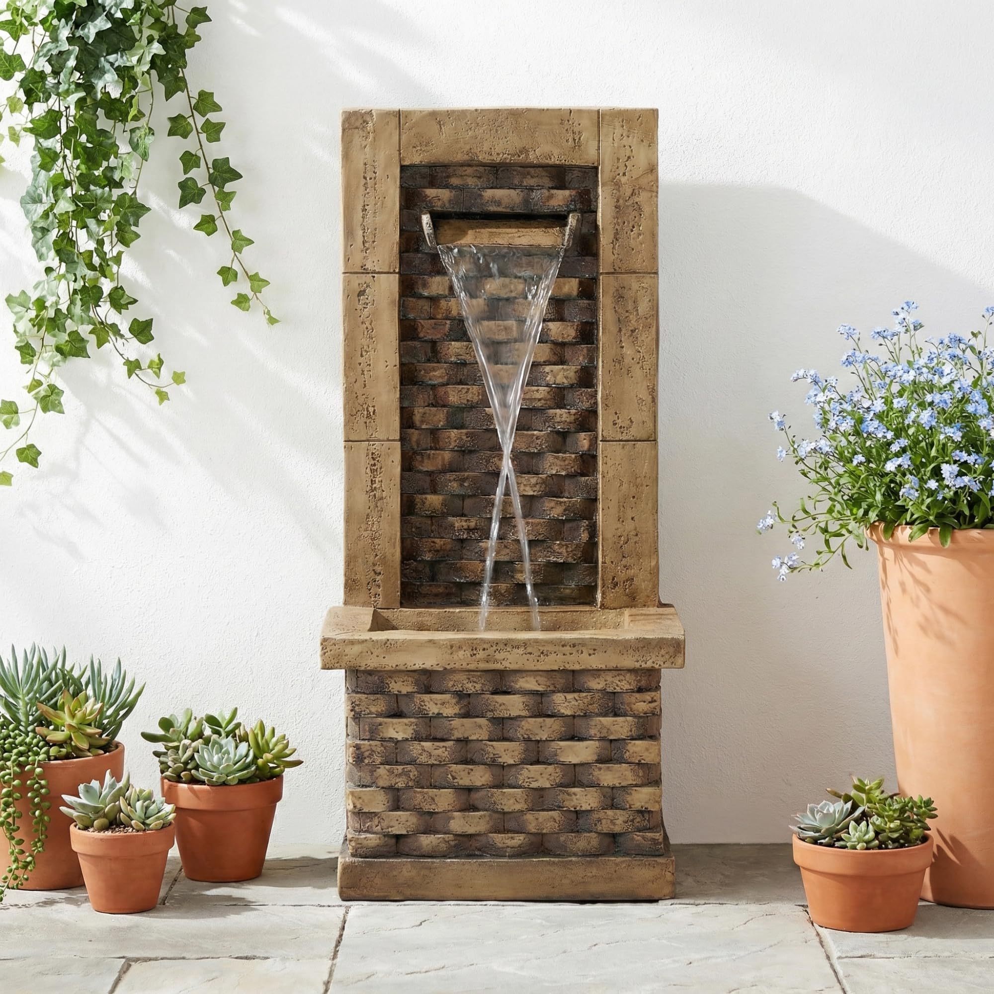 Gartenbrunnen für Außen im Antik-Stil mit LED – Springbrunnen aus Harz mit Wasserfall, Zierbrunnen für Terrasse & Balkon, authentische Steinoptik in Antique Brown