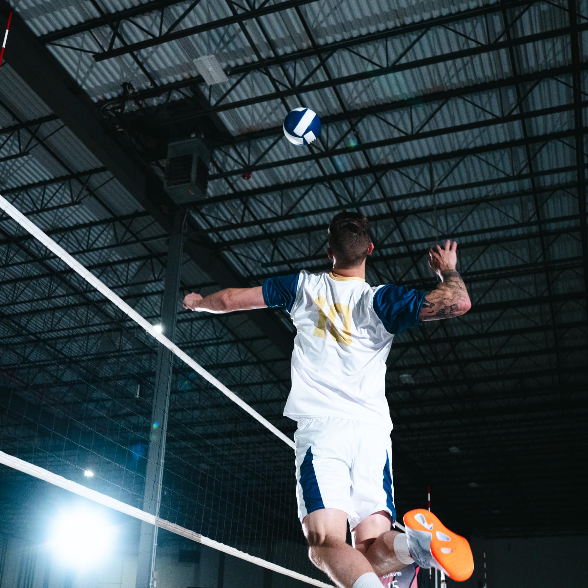 Wilson Pallone da Pallavolo Helix Game, Progettato Per Alte Prestazioni, Presa Avanzata e Controllo Ottimizzato, Realizzato In Microfibra di Alta Qualità, Colore: Blu/Bianco, Dimensioni Ufficiali