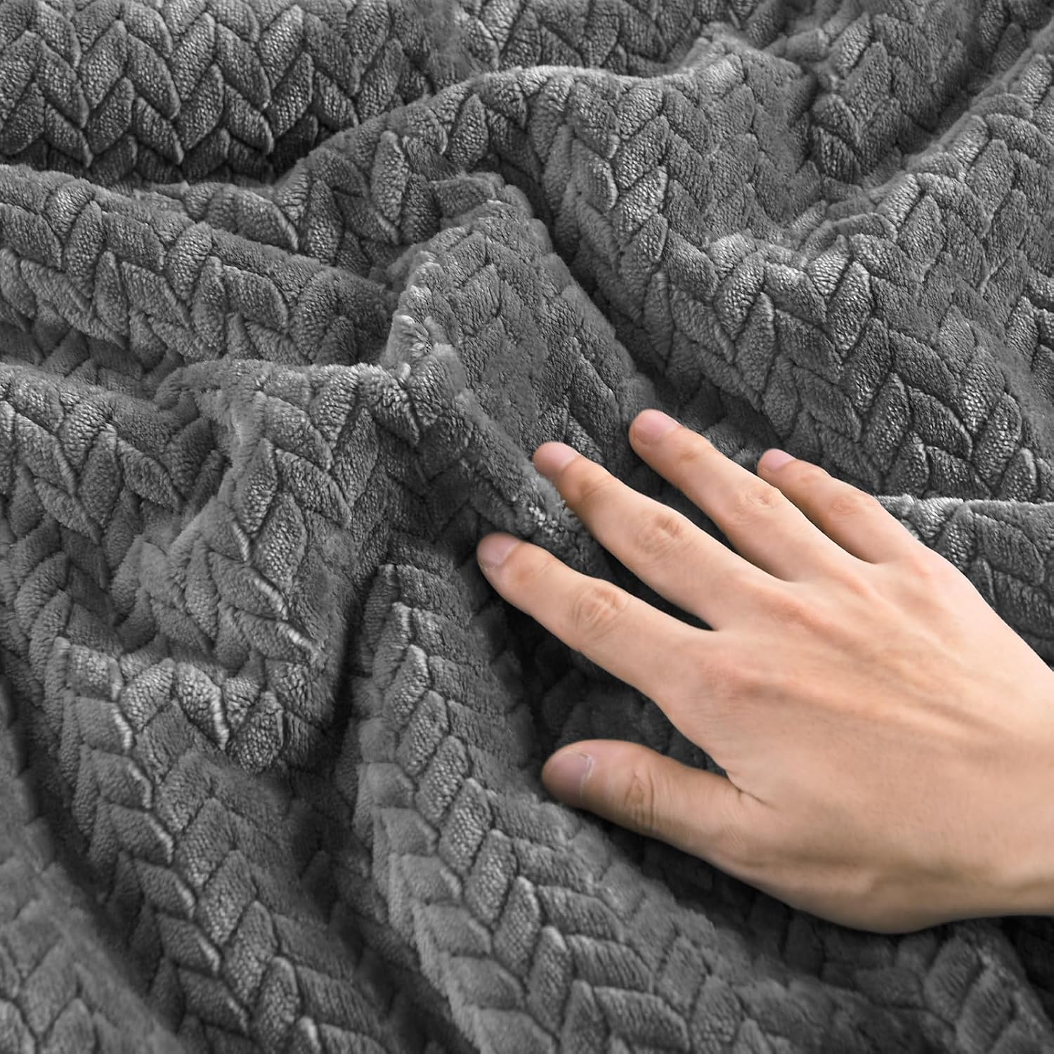 Flannel Fleece Queen Comforter Set - Furry Grey Leaves Pattern Faux Fur Bed Set, Winter Ultra Soft Fuzzy Comfort Set, Velvet Bedding Set for Bed with 2 Pillow Cases - Image 4