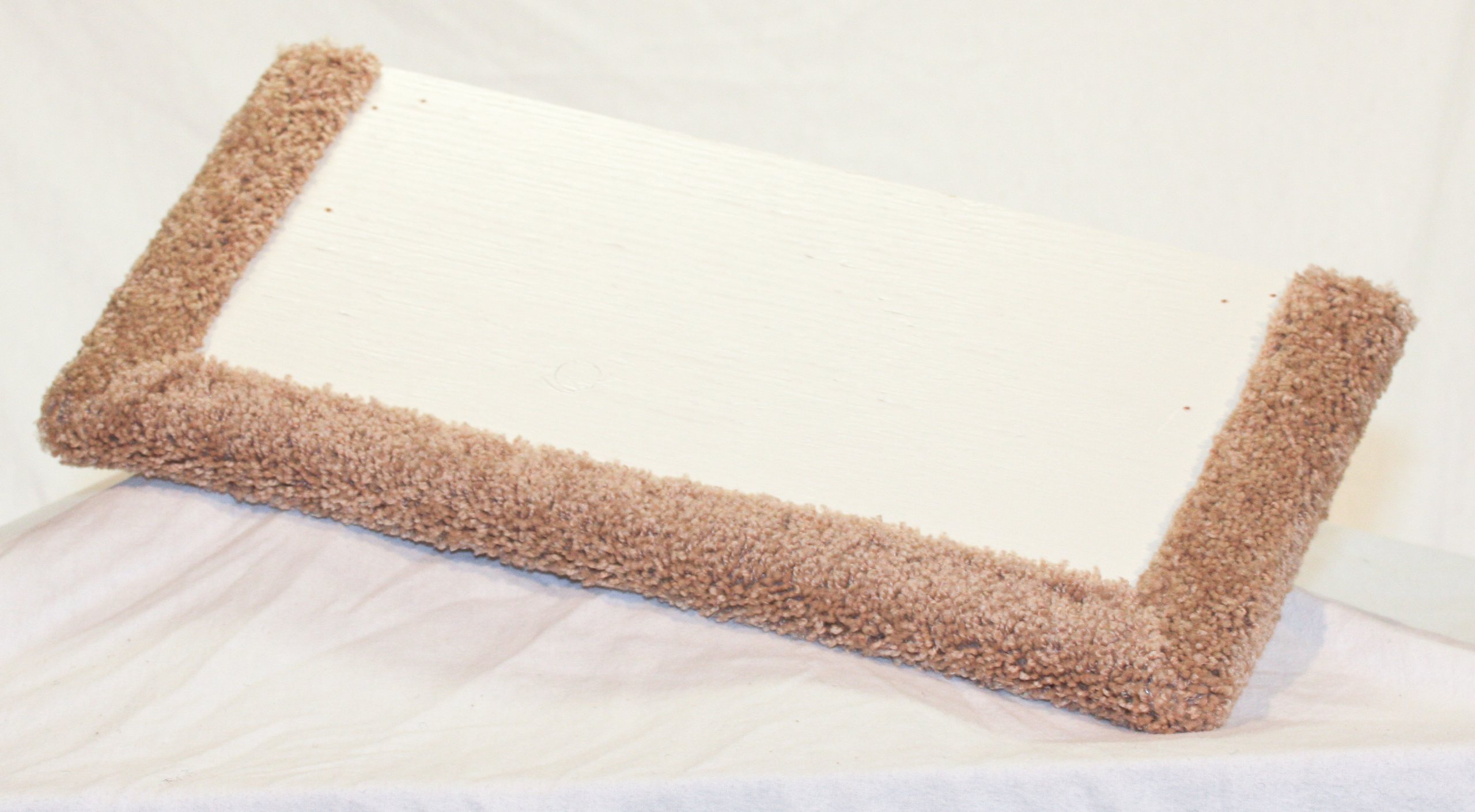 What's Mew Carpeted Wall Mounted Cat Shelf (Beige, Medium 20