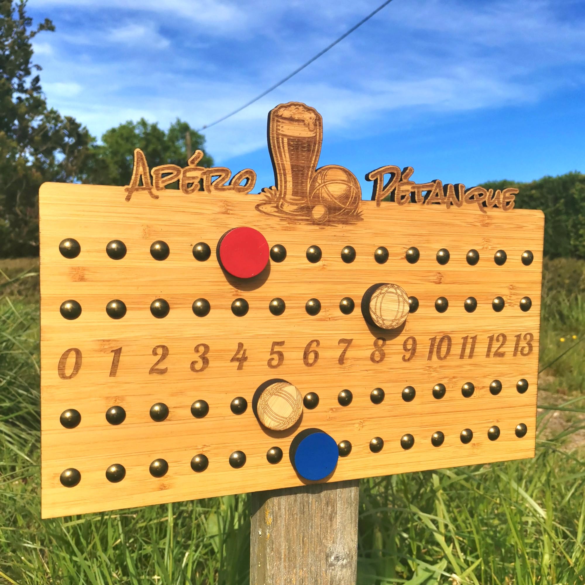 Tit'Adel Compteur de Points Pétanque 4 Joueurs - Tableau de Score en Bois avec 4 Pions Magnétiques - Fabrication Française