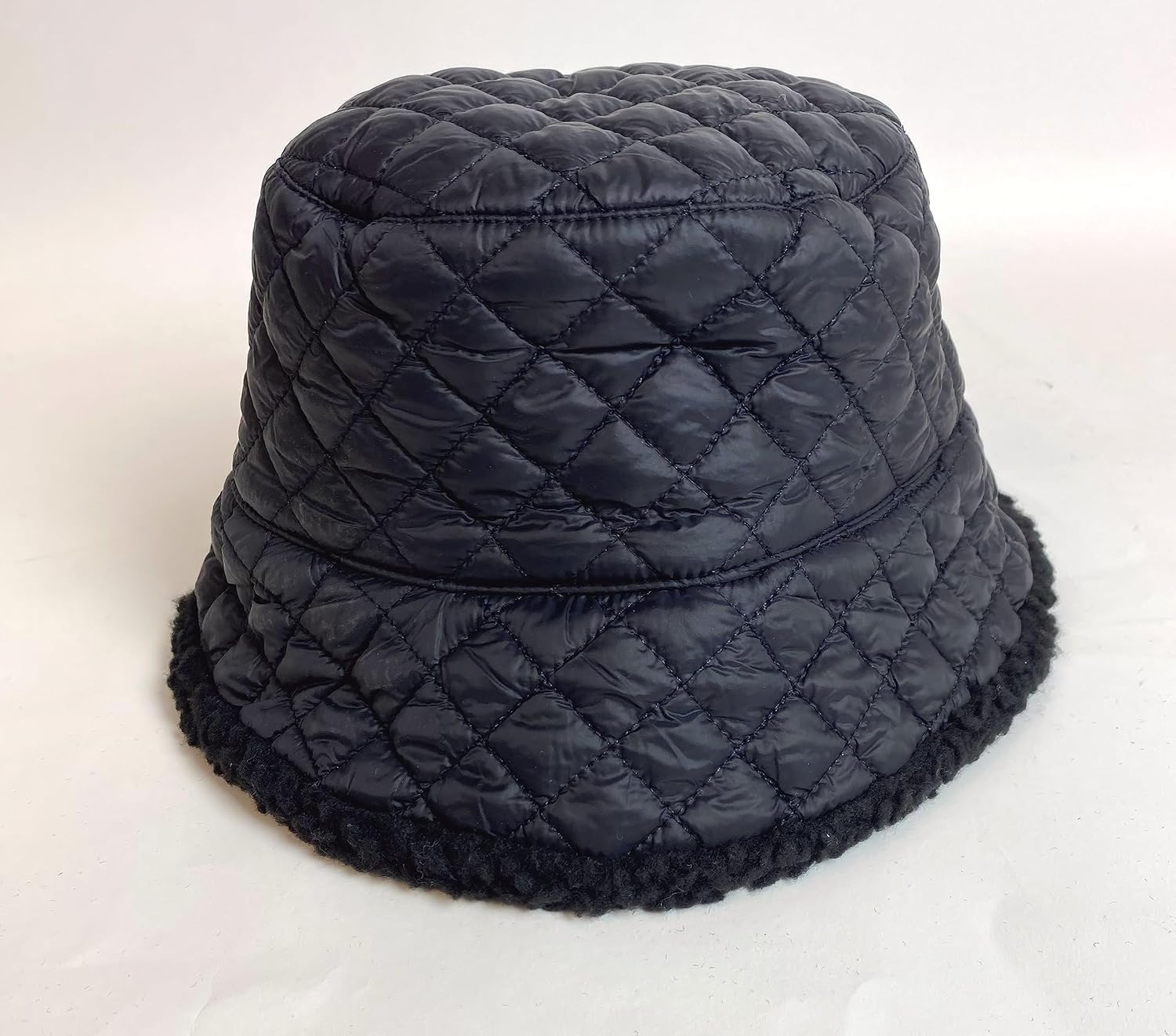 Ladies Reversible Quilted Sherpa Bucket Hat (Black) - Image 2
