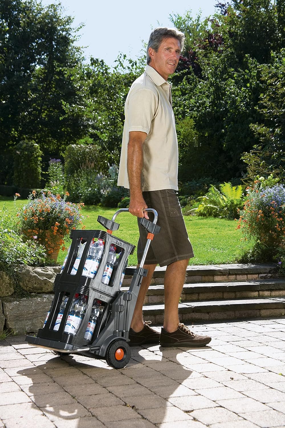 Gardena wózek ogrodowy: uniwersalny wózek transportowy do użytku w ogrodzie, funkcja wózka taczkowego, koła nieniszczące trawnika, z pokrywą i workiem na śmieci (232-20)
