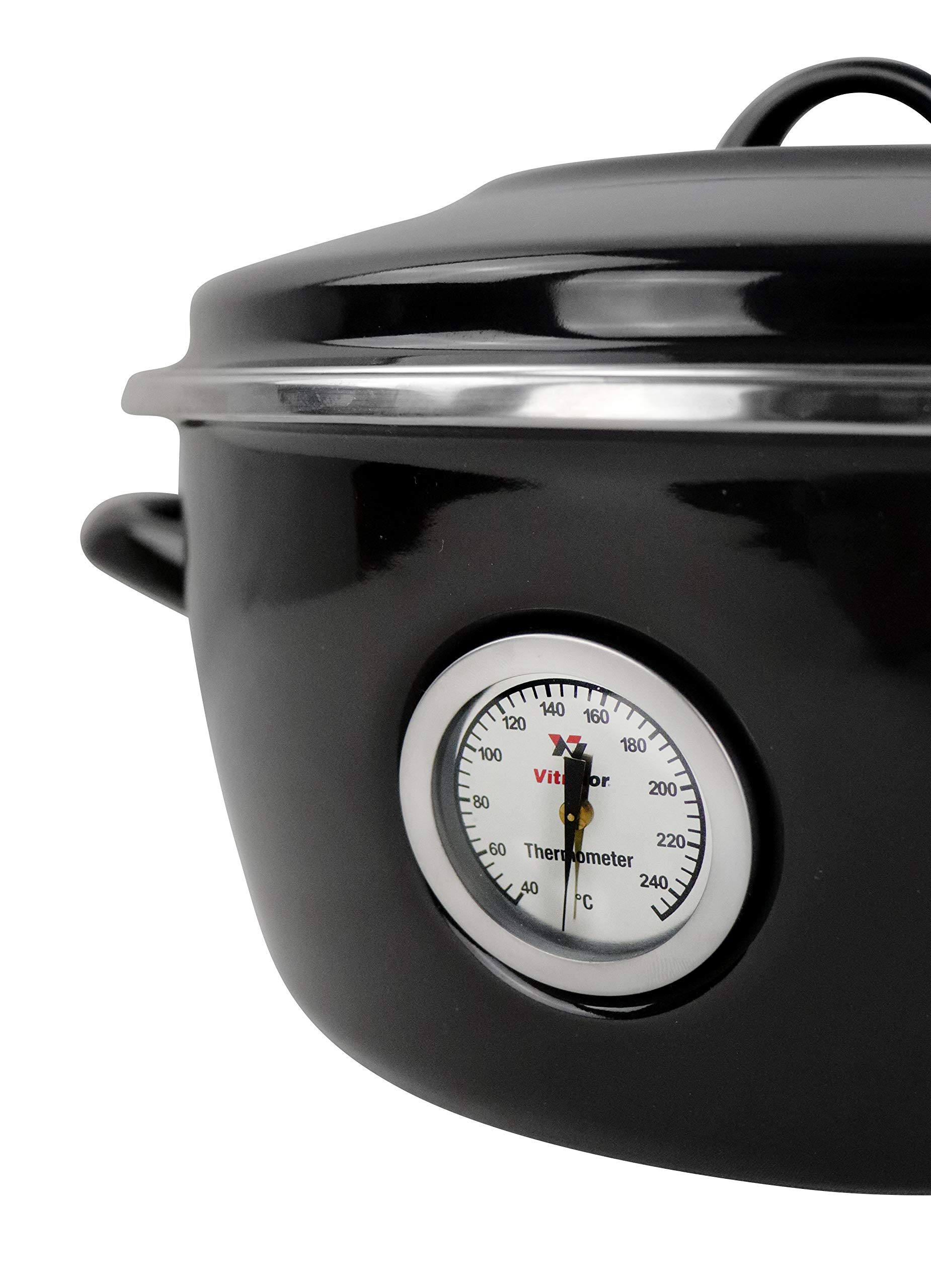 Dutch Oven Magefesa Negro de 26cm. Fabricado en España. Material de acero esmaltado con termómetro incorporado y recubrimiento antiadherente. Herrajes y tapas especiales para horno.