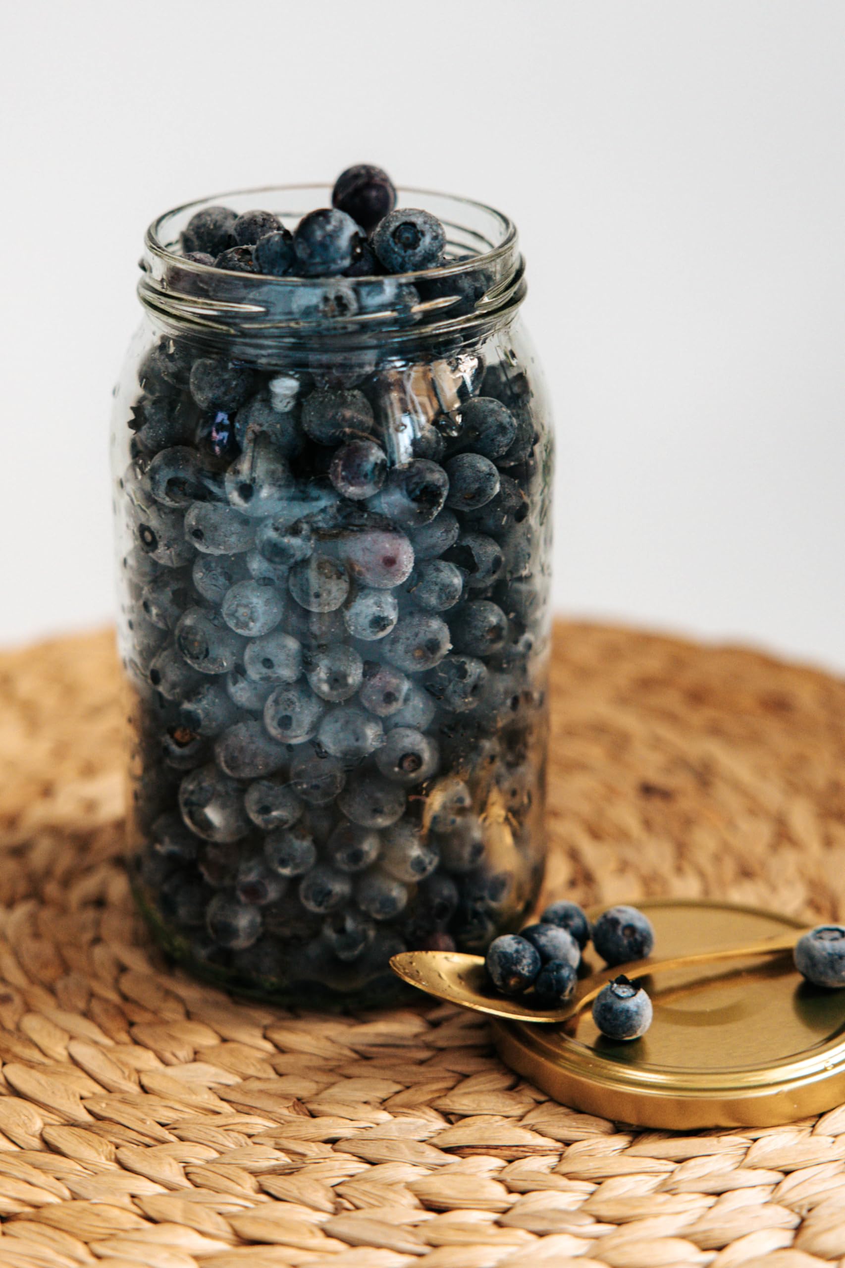 Einmachgläser 900 ml mit Schraubdeckel TO82 (82 mm) – 112 Einweckgläser mit Deckel zum Einkochen und Einlegen – Vorratsgläser für Marmelade, Honig und Gurken