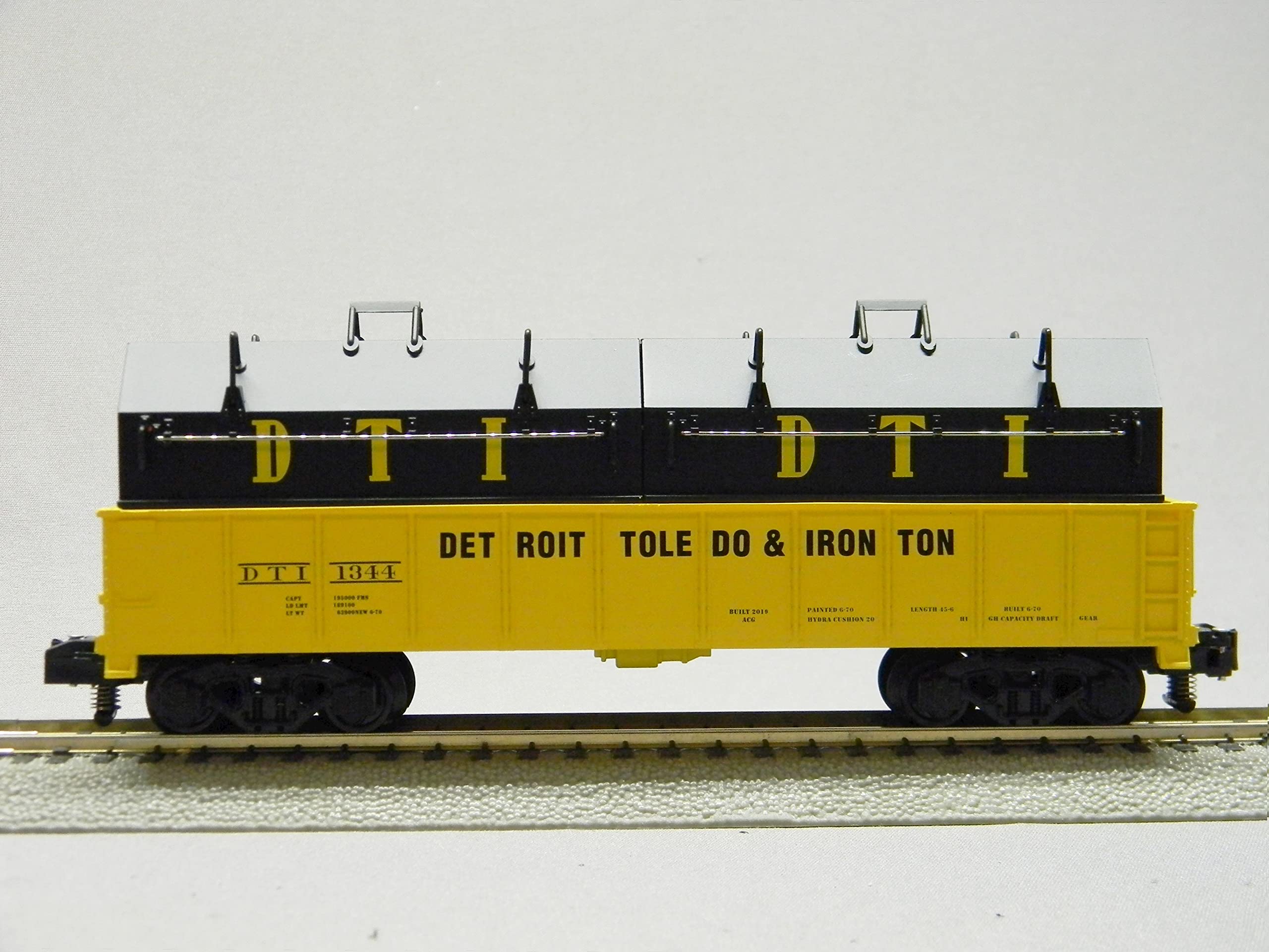 Bachmann 26534 O,SP On30,18'LS Gondola US Quarter Master #121235&121247-Grn