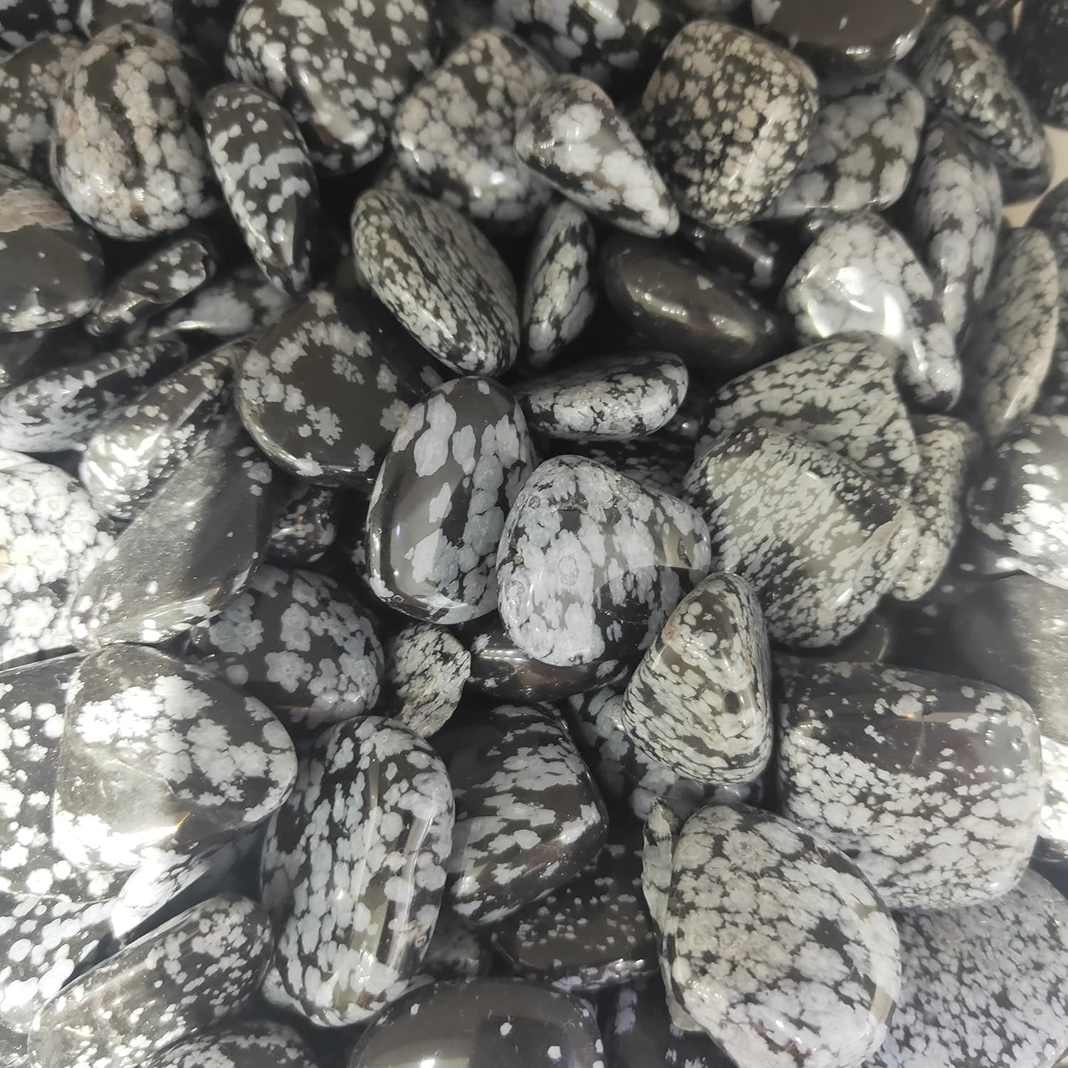 装飾用の宝石 100g-1kgスノーフレーク黒曜石砂利天然と鉱物クリスタル