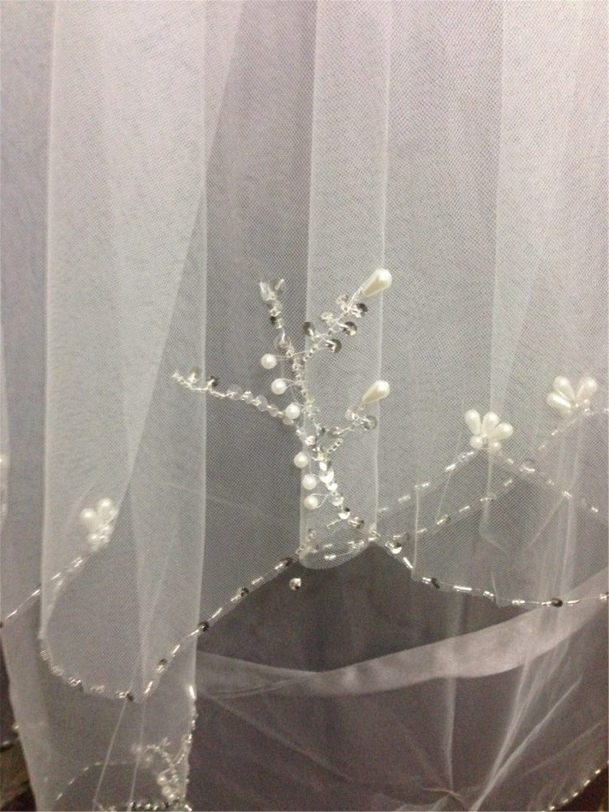 Image secondaire de LianShi voile de mariée nuptiale multi-niveaux décorée de paillettes et perles 70CM (Blanc beige)