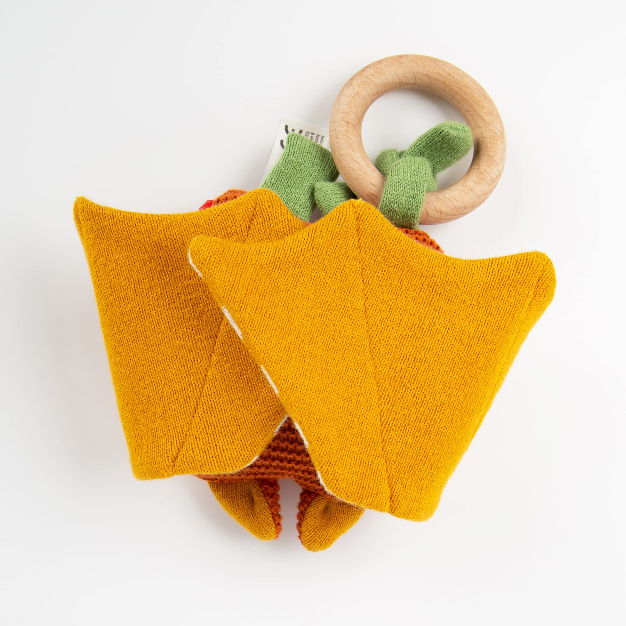SIGIKID 39673 - Mazza a maglia per bambini, in maglia di cotone, con anello in legno e sonaglio, per afferrare, ascoltare e giocare per bambini da 3 a 12 mesi, arancione, 8 x 34 x 3 cm