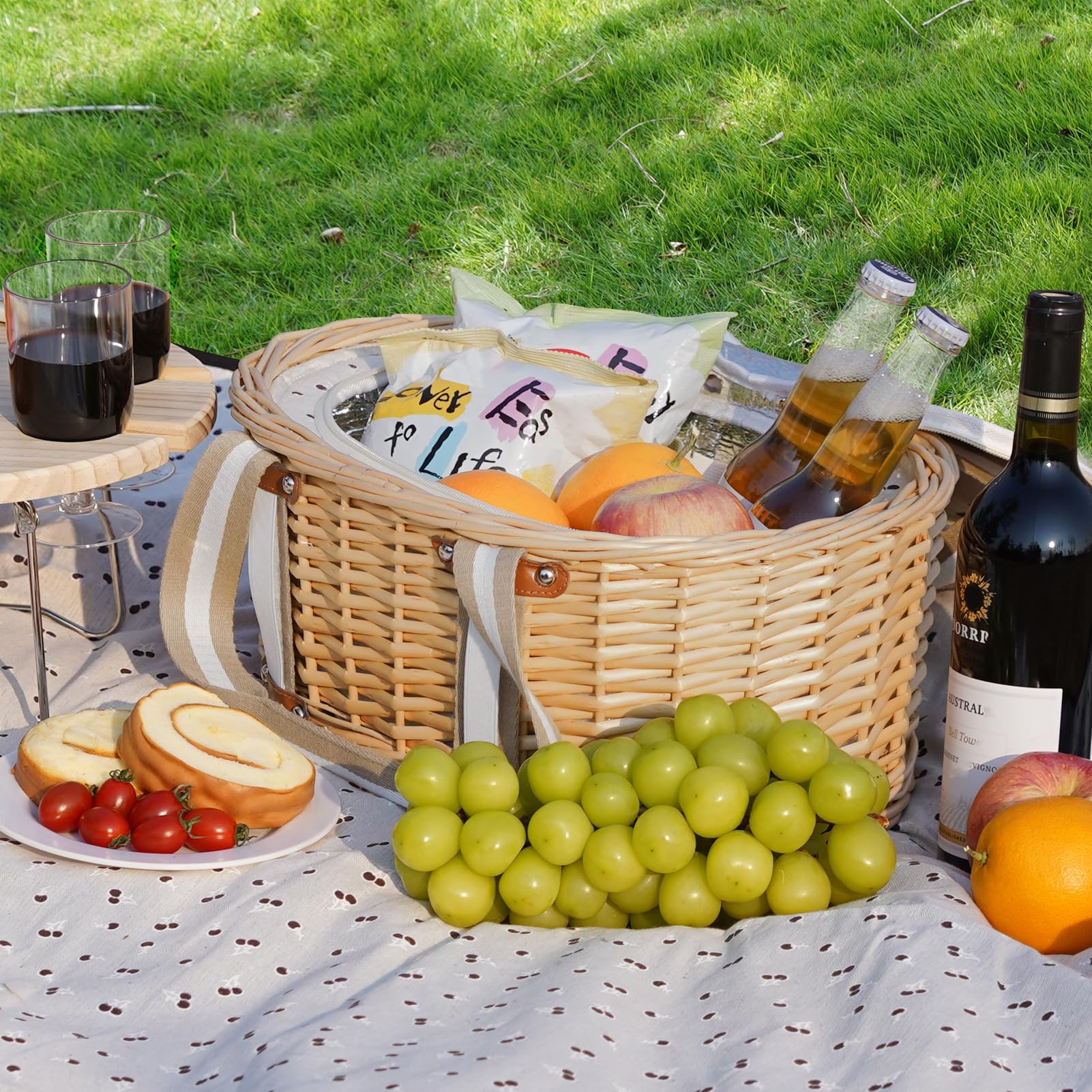 Juego de canasta de picnic para 4 personas, cesta de picnic aislada de mimbre con mesa de vino plegable, kit de picnic de vino con forro para parejas, camping, al aire libre, San Valentín