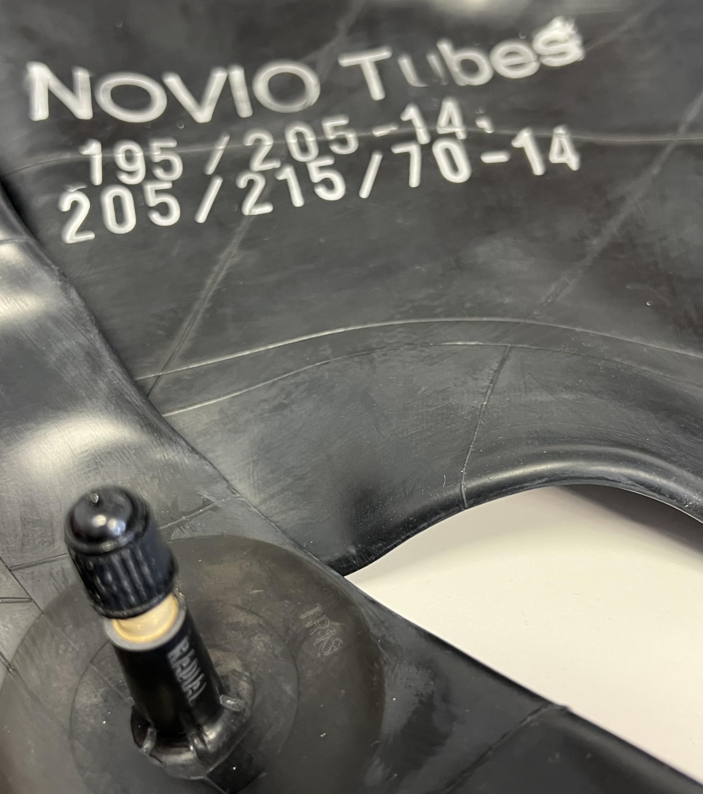 Pneu 195/205-14 et 205/215/70-14 compatible avec des pneus de 14 pouces pour voitures remorques caravanes et remorques de transport de taille appropriée, valve automobile droite