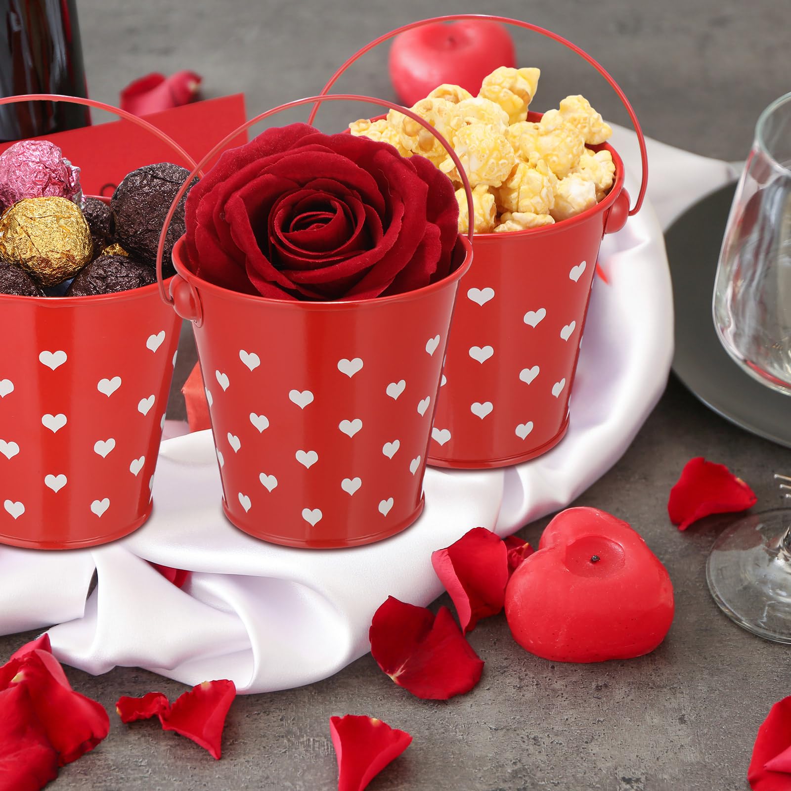 Cubos pequeños de regalo para el día de San Valentín con asa, 4 cubos de arena de metal rojo para fiesta de San Valentín, dulces, chocolate, regalo para fiesta del día de San Valentín (6 6