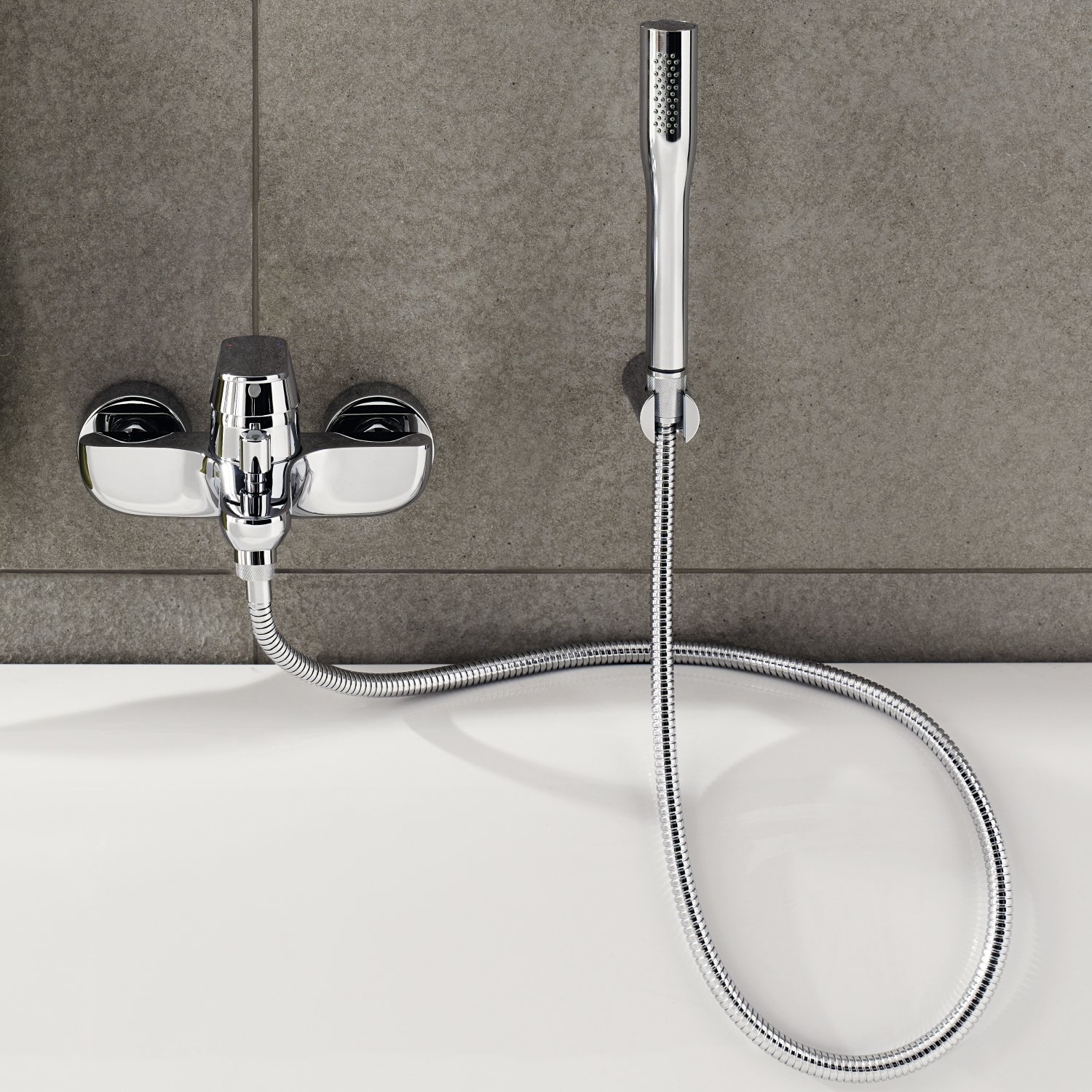 Grohe 32832000 Miscelatore Monocomando Vasca/Doccia con Manopola Doccia, Cromo
