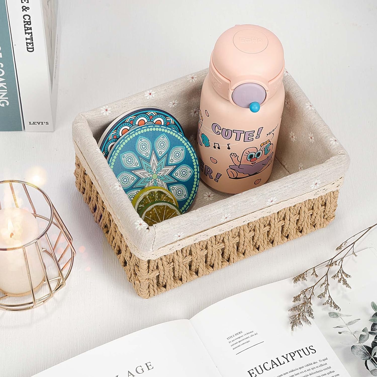 Geflochtene Aufbewahrungskörbe 3er Set für Wickeltisch & Babyzimmer – Kleine Körbchen Organizer aus Papierseil mit Stoffeinsatz für Windeln, Kosmetik, Badezimmer & Regal (Landhaus Blumen)
