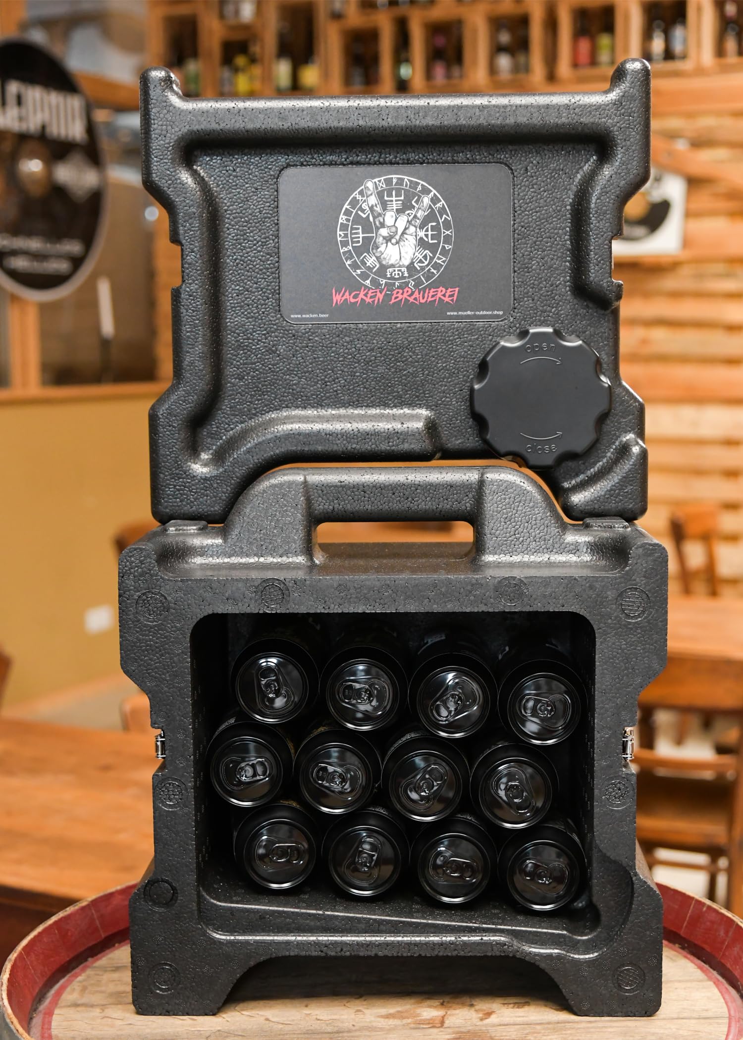 WACKEN BRAUEREI Dosenbutler Bierkühlbox für 12 Bierdosen | Passive Kühlbox für bis zu 0,5 Liter Dosen, Beer Box für Festival, Outdoor, Grillen
