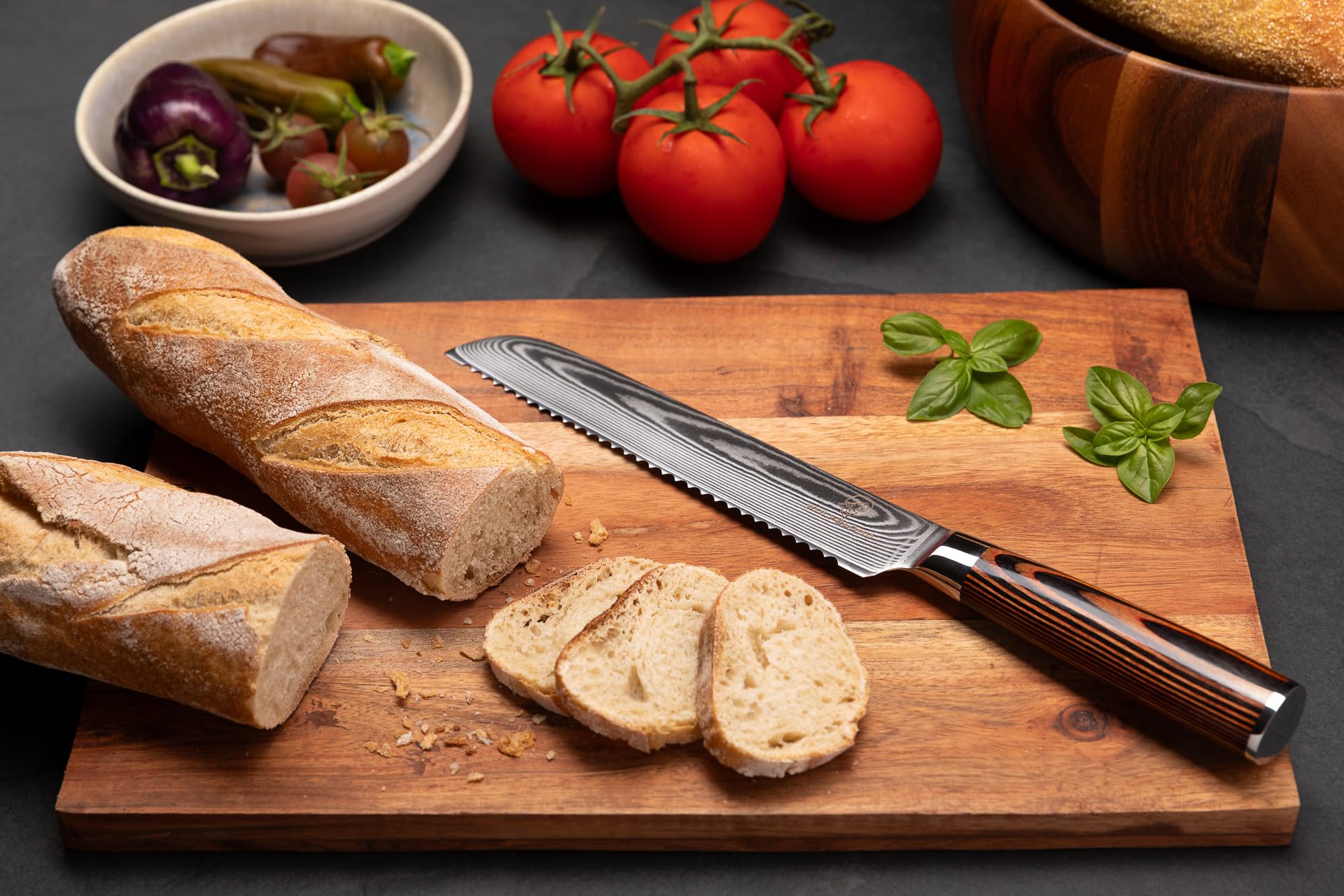 Wolfblood Damastmesser Brotmesser XL (32 cm) TÜV geprüfter 62 HRC Damaststahl aus 67 Lagen mit Wellenschliff I Damast-Brotmesser I Profi Küchenmesser mit Holzgriff Geschenkbox und Klingenschutz