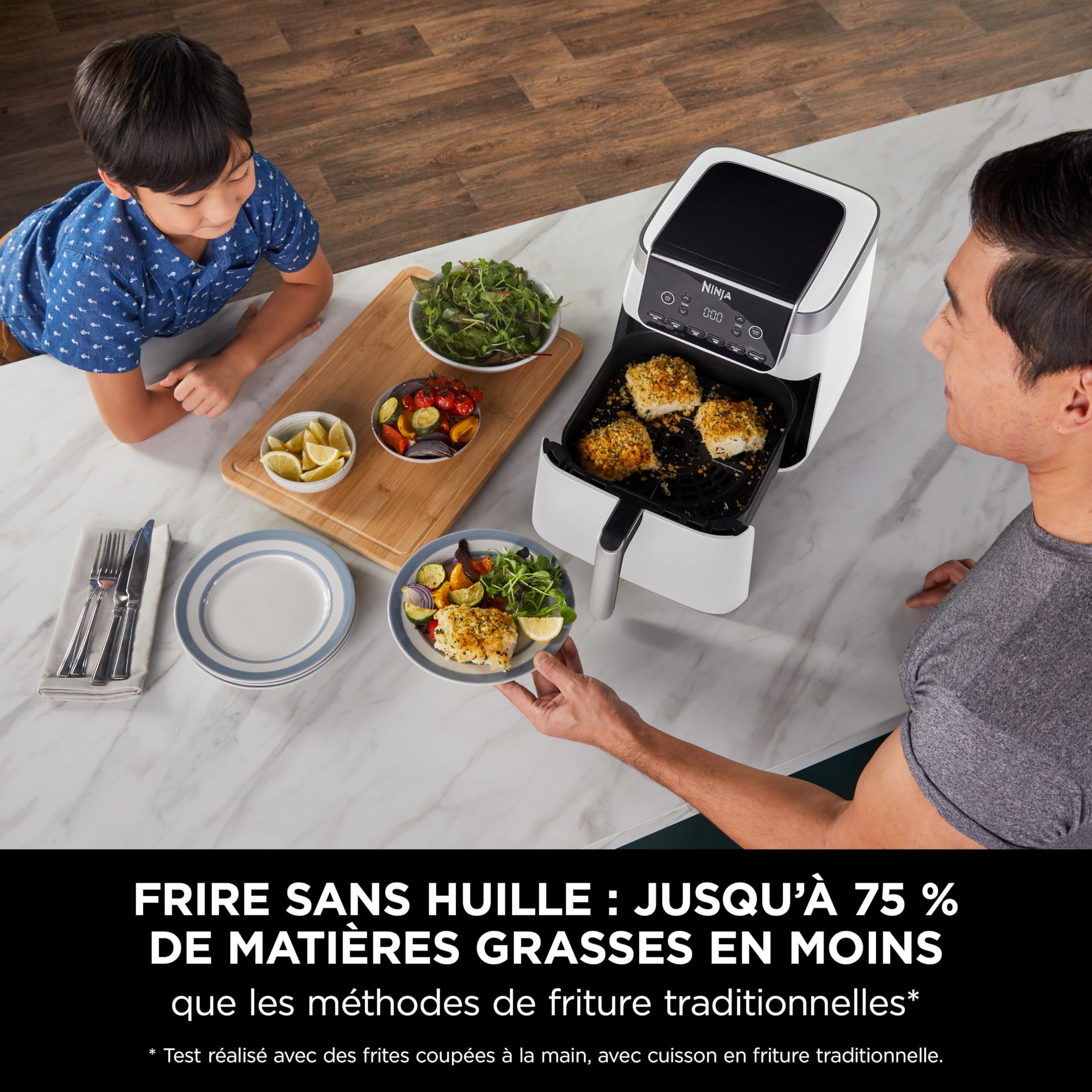 Ninja Air Fryer MAX PRO, 6.2L, sans huile, grand tiroir, rôtir AF180EUWH | cuire, frire, familial, numérique, panier et plaque de cuisson compatibles lave-vaisselle, Blanc