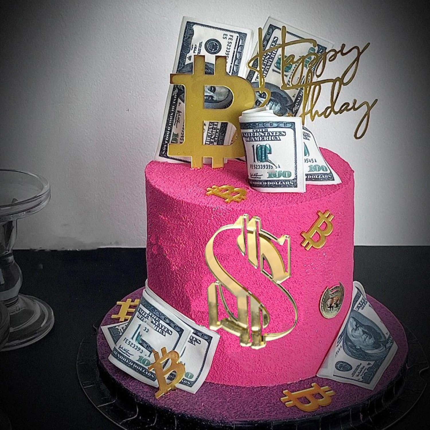 Conjunto de 7 peças de topo de bolo com símbolo de Bitcoin e dólar,  acrílico espelhado dourado, festa de aniversário com tema Bitcoin para  cassino, aniversário, casamento, aposentadoria, aniversário | Amazon.com.br