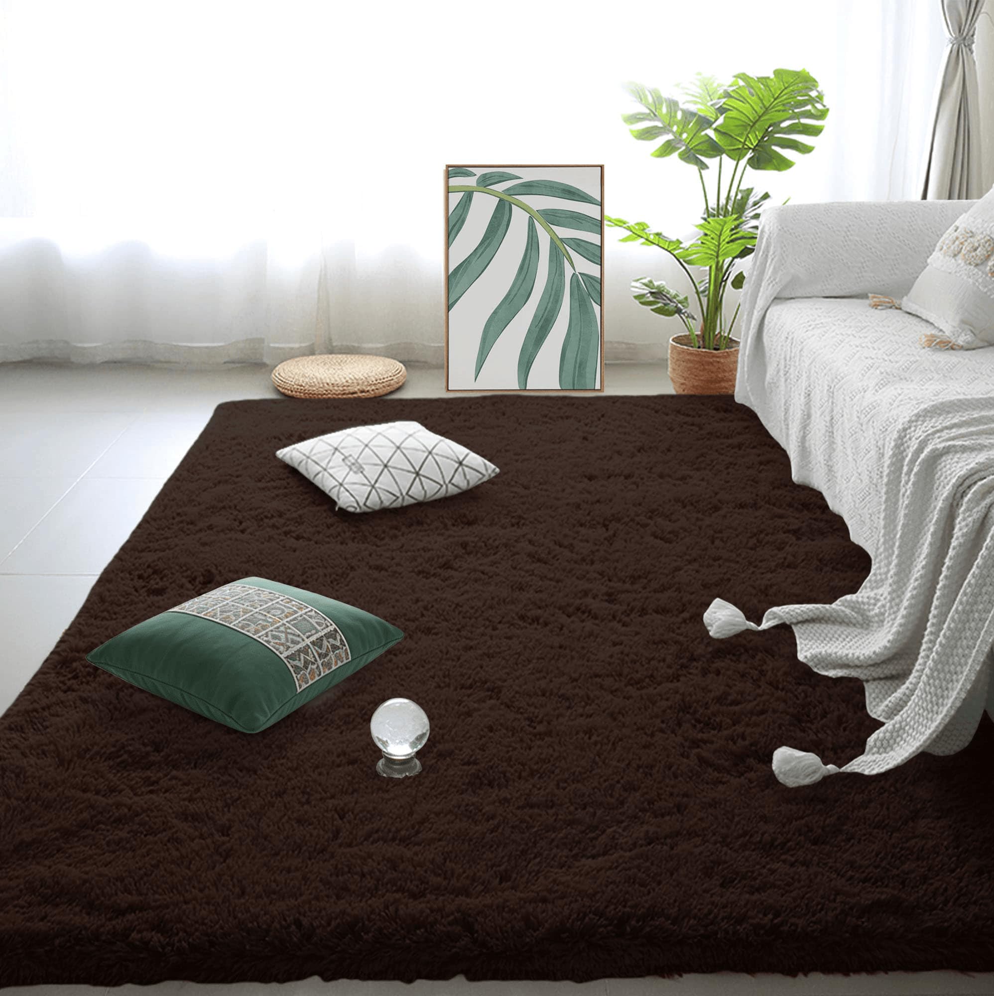 Tapis salon shaggy longs et moelleux pour un coin canape chaleureux en hiver