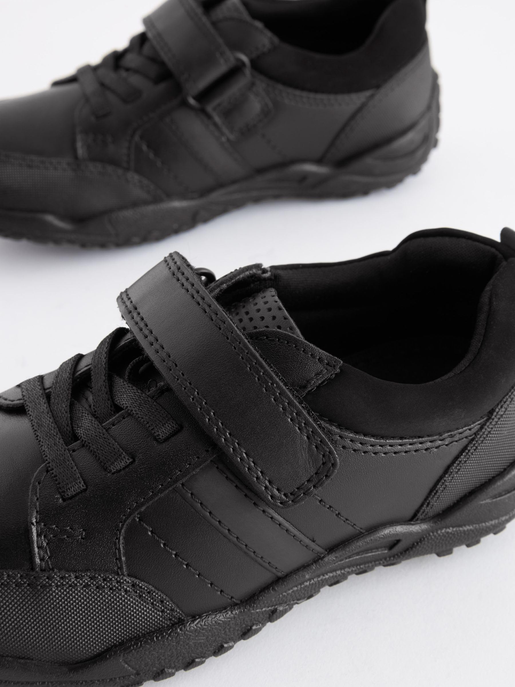 NEXT Niños Zapatos Escolares de Cuero con Cordones elásticos
