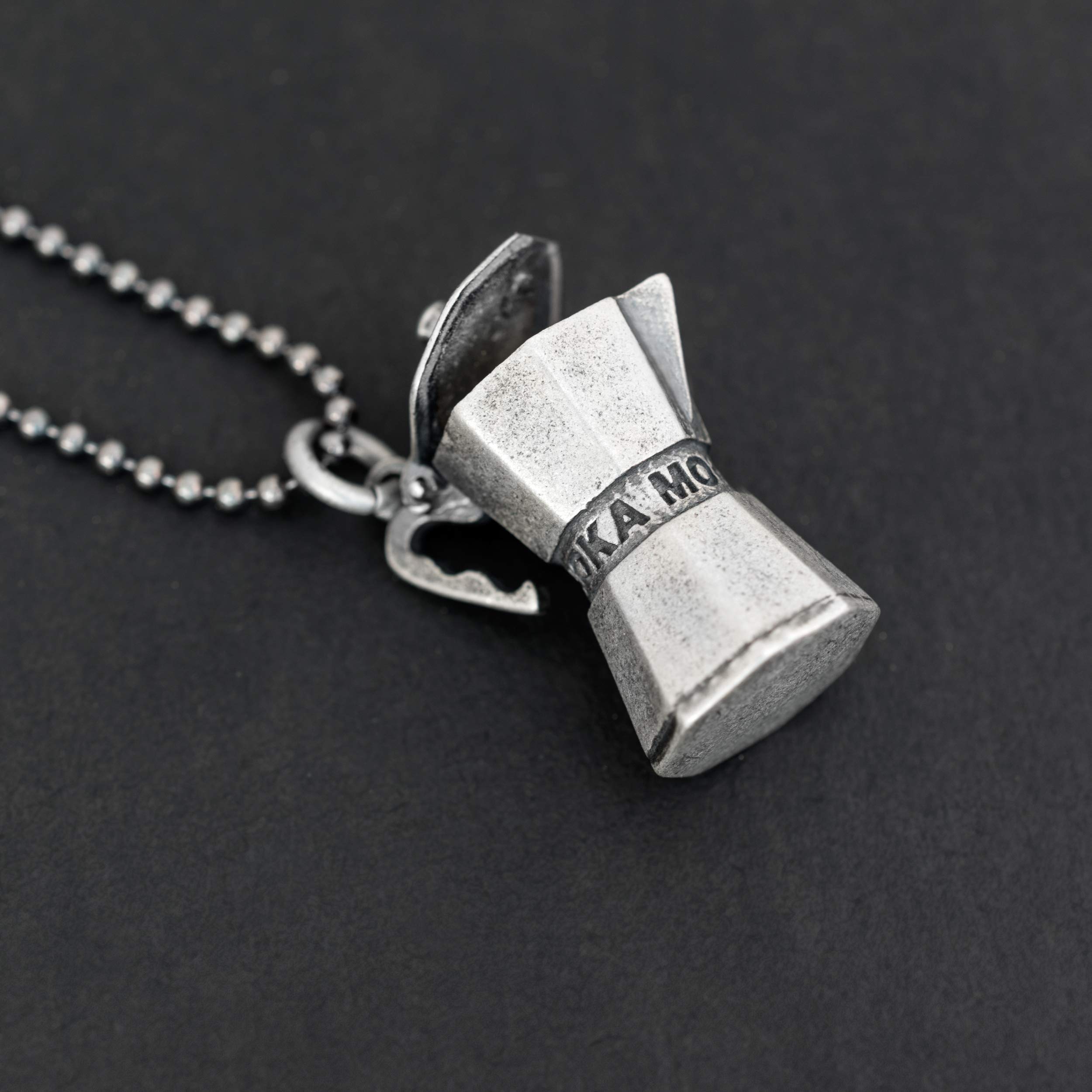 Męski wisiorek ekspres do kawy z oksydowanego srebra próby 925 - Idealny symbol uzależnienia od kofeiny dla miłośników kawy, którzy potrzebują porannej kawy - Handmade by Emmanuela