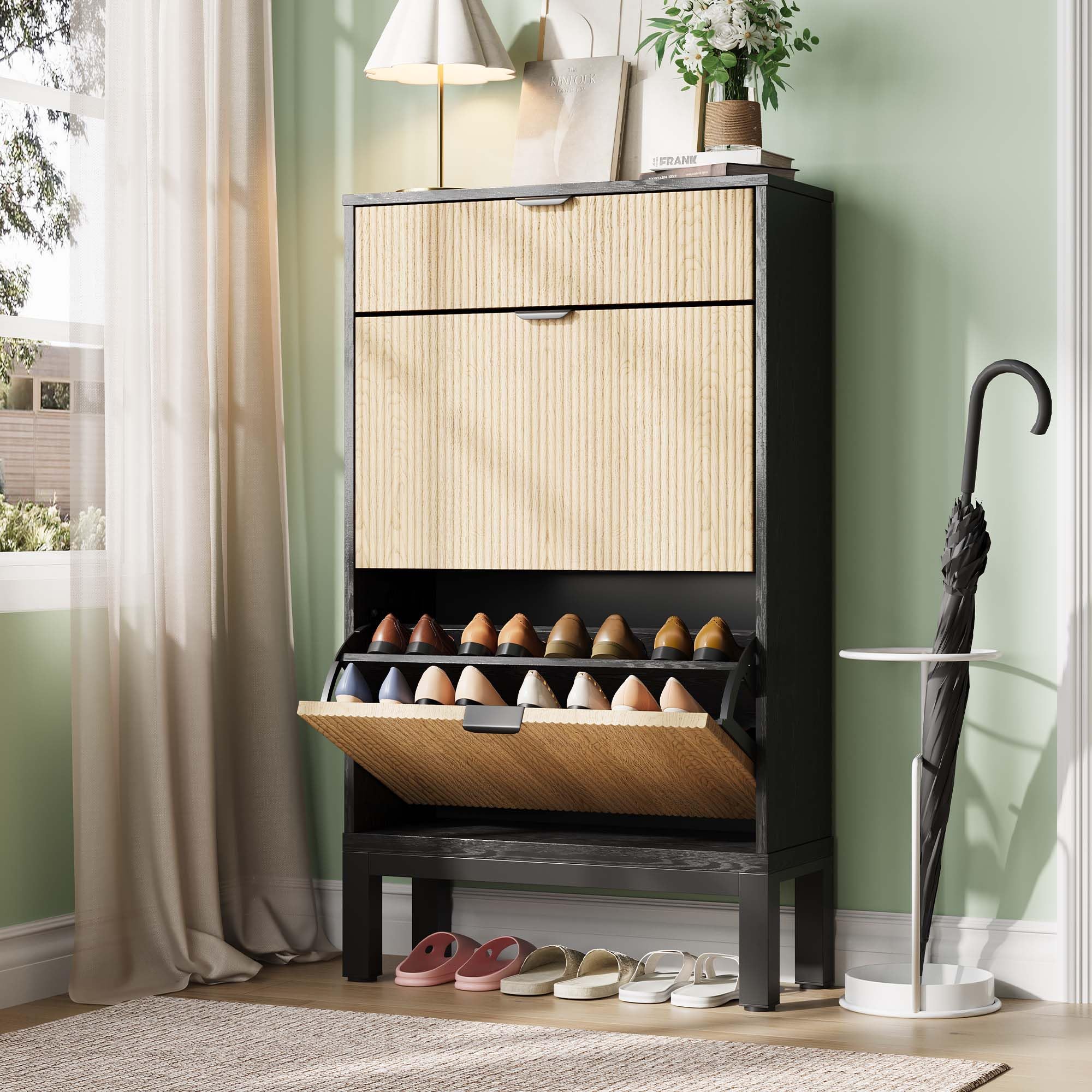 GarveeHome Zapatero Estrecho con 2 cajones abatibles y 1 cajón pequeño – Puertas estriadas – Capacidad 8-12 Pares – Estructura de Madera – para recibidor, Pasillo o Entrada – Negro + Madera