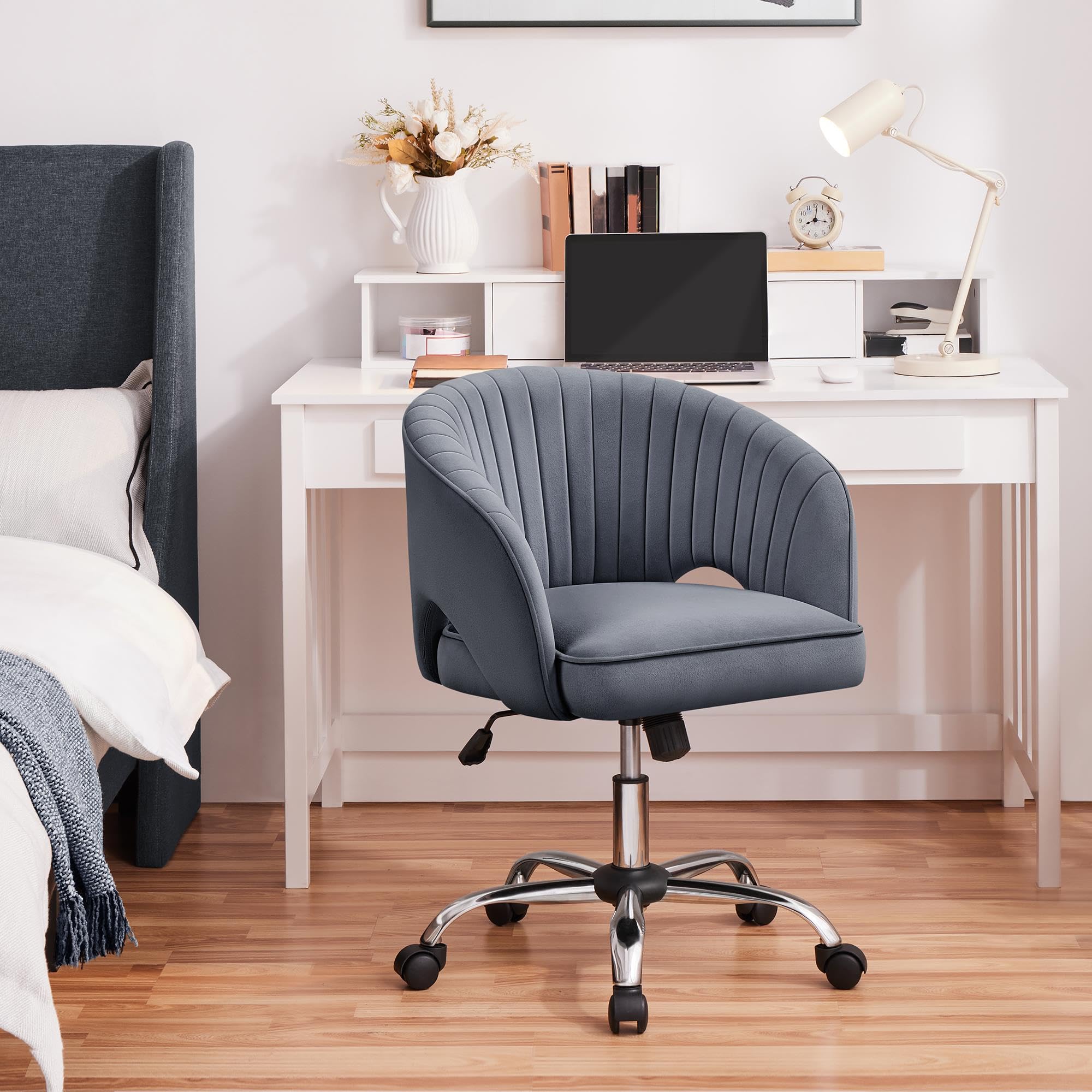 Chaise De Bureau En Velours Fauteuil Arrondi Avec Dossier Capitonné à Canaux Fauteuil De Bureau A Roulettes Assise Reglable En Hauteur Chambre Bibliotheque Salon Gris Fonce