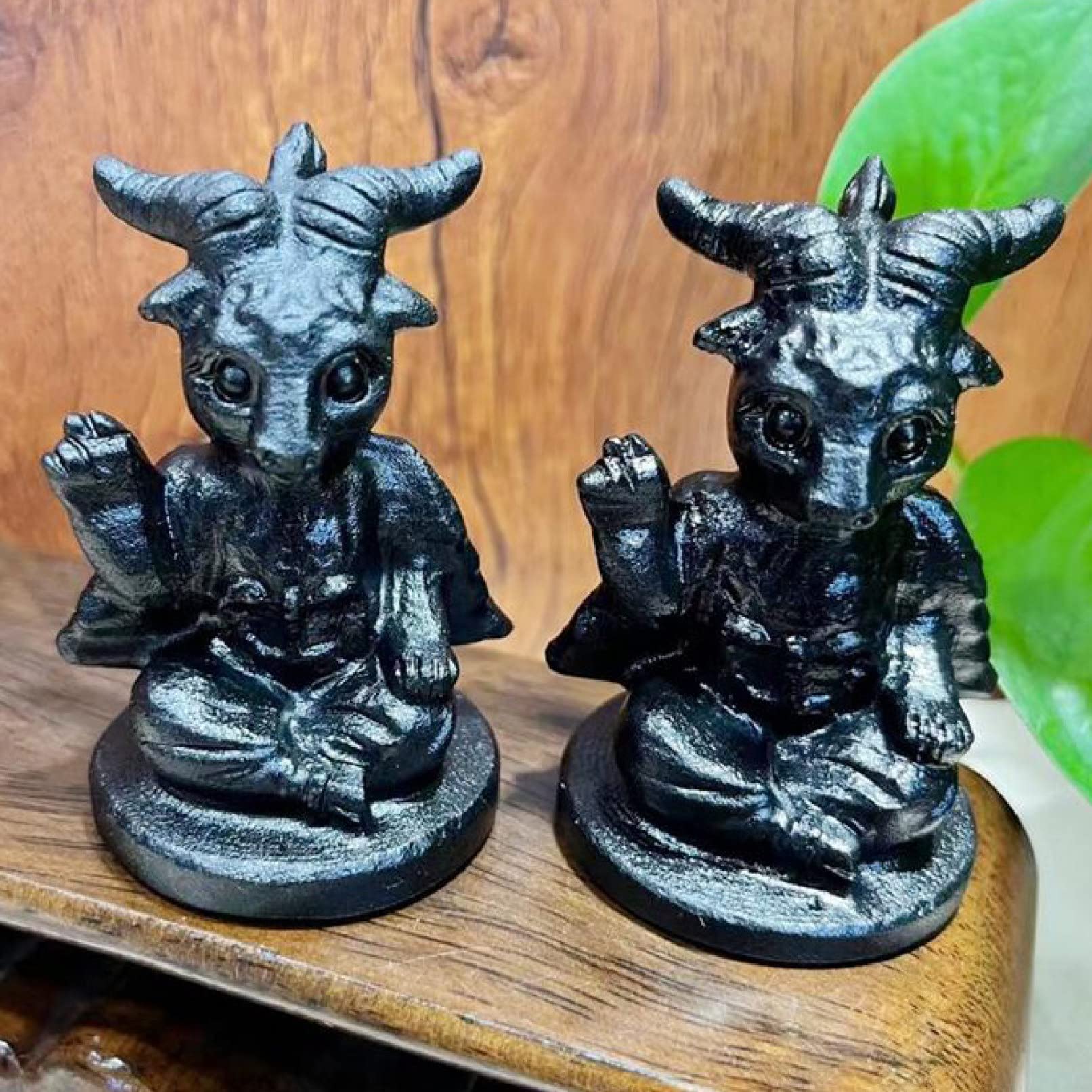 LABDIPhome decoration Crystals and Stones Goat Figurines Natural Obsidian Hand-Carved Animal Statue Room Home Decor Reiki Gifts 1pcs Full of texture