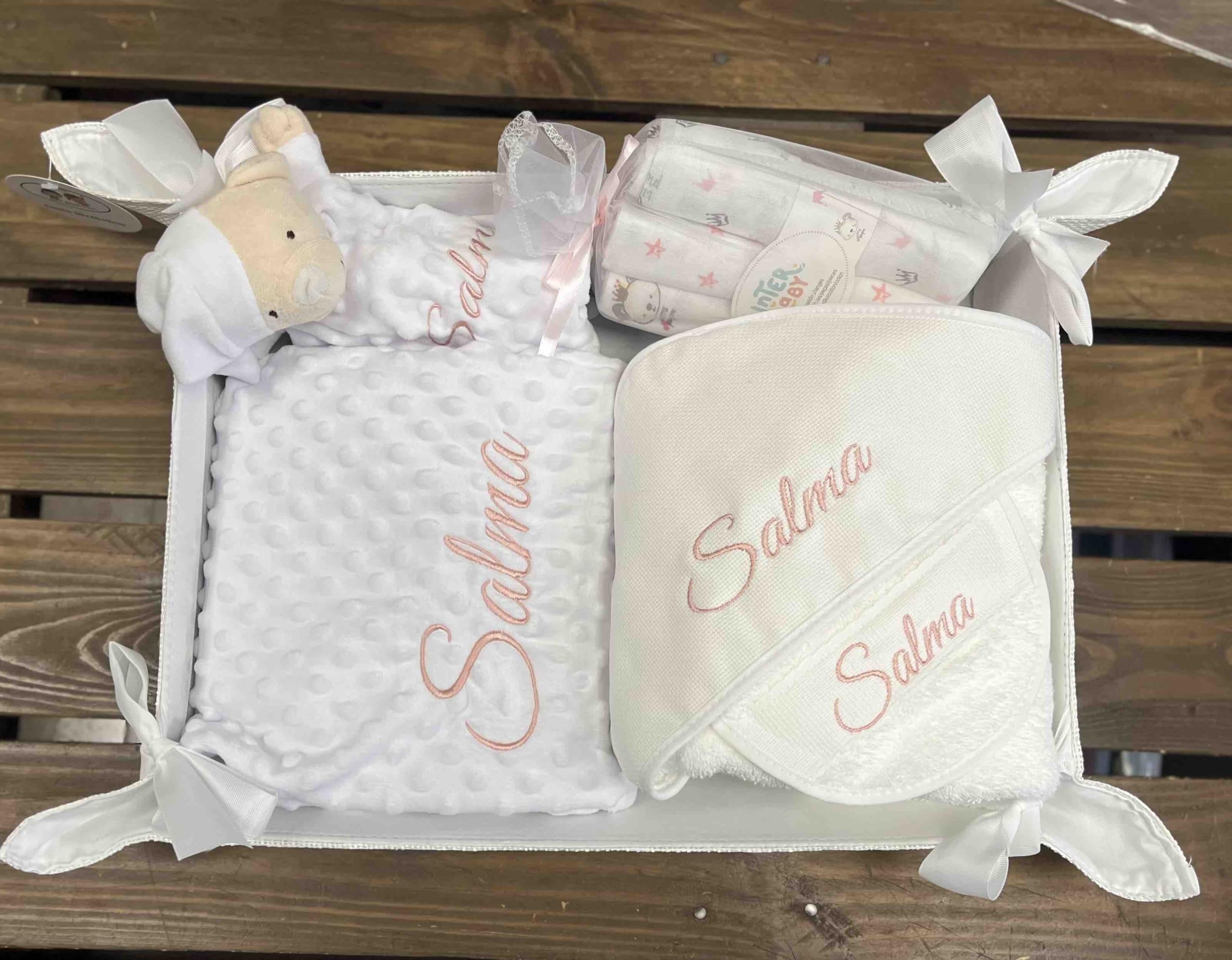 Danielstore Canastilla Bebé Personalizada Cesta Regalo Incluye Manta + Dou Dou + Pack Gasas + Toalla Baño Bebé + Babero Personalizado Regalo para Recién Nacidos(blanco)
