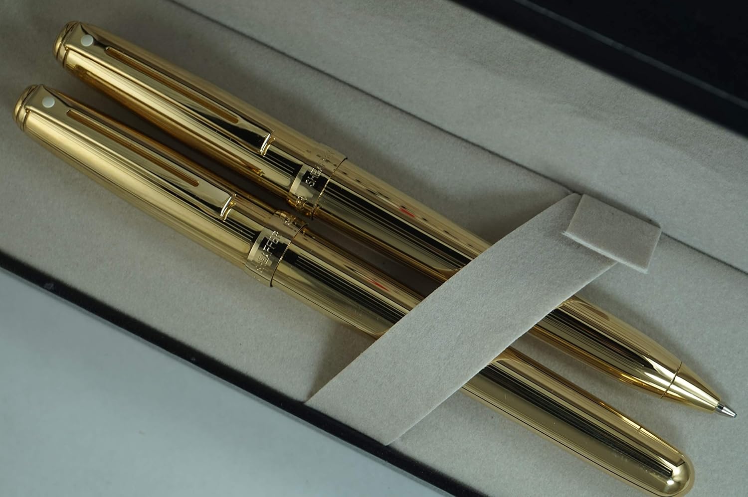 Sheaffer Signature Prelude 22KT Gold Barrel Rollerball Pen and 0.7MM Pencils set