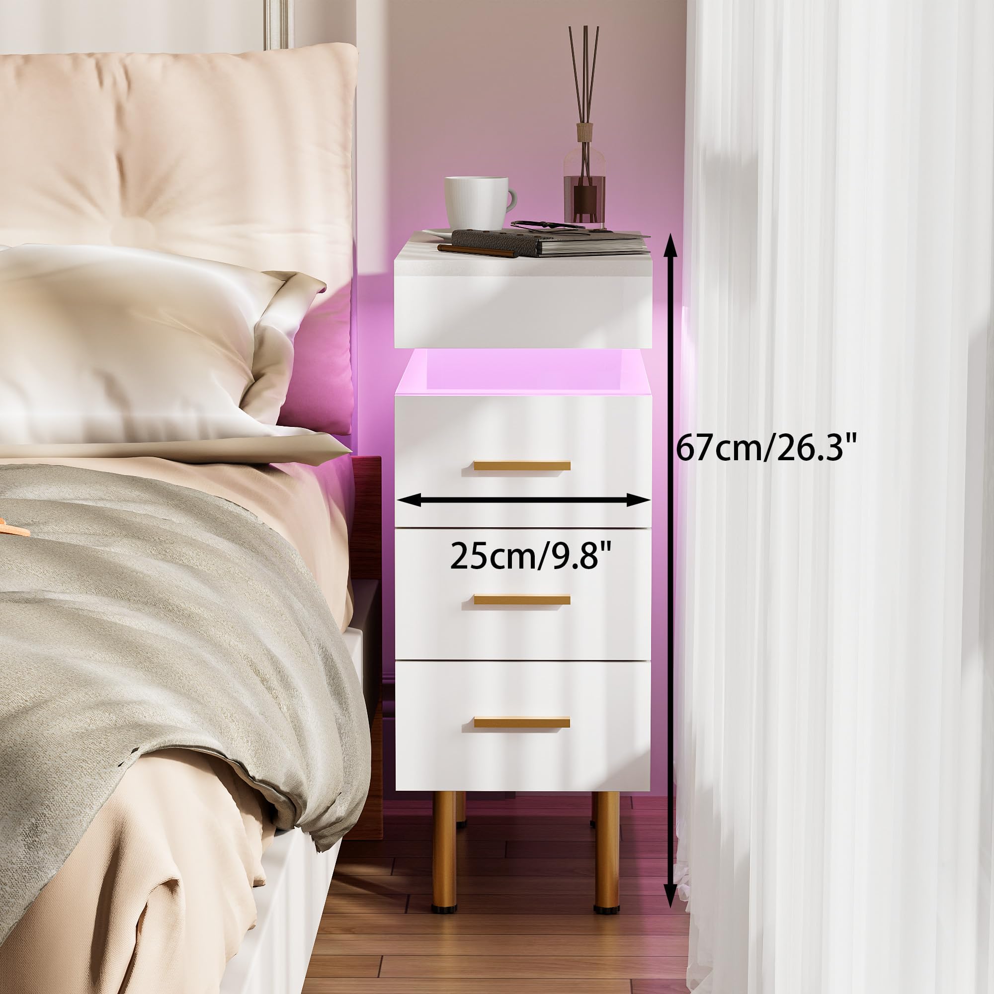 Mesita de Noche Estrecha con Enchufe y Tira de luz RGB Mesitas de Noche Estrecha con 3 cajones, Patas de Metal Dorado Mesillas de Noche para Dormitorio, Salón Blanco