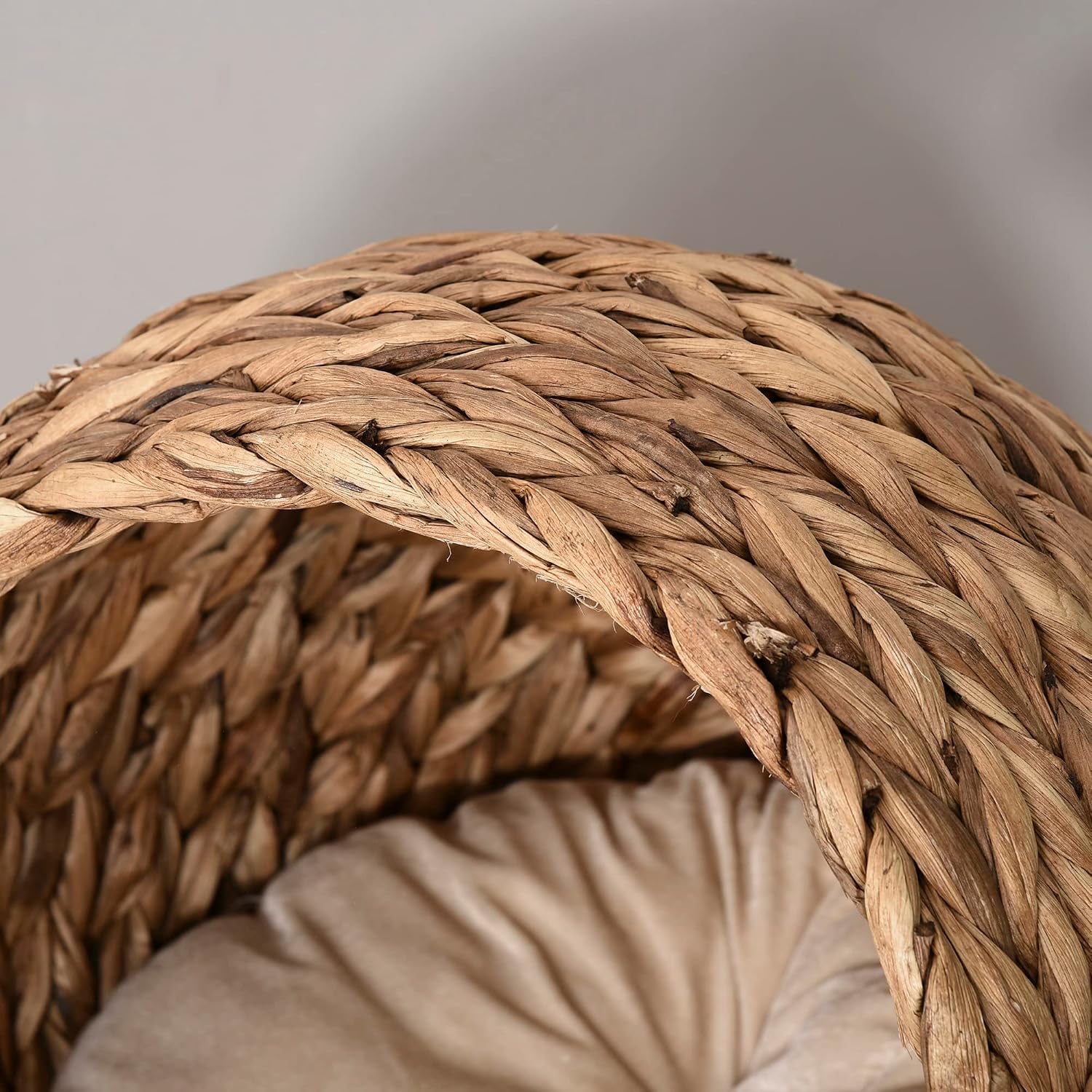 PawHut Handwoven Elevated Cat Bed with Soft Cushion & Egg Chair Shape, Basket Bed Kitty House with Stand, Raised Wicker House for Indoor Cats, 23.5" H, Light Brown