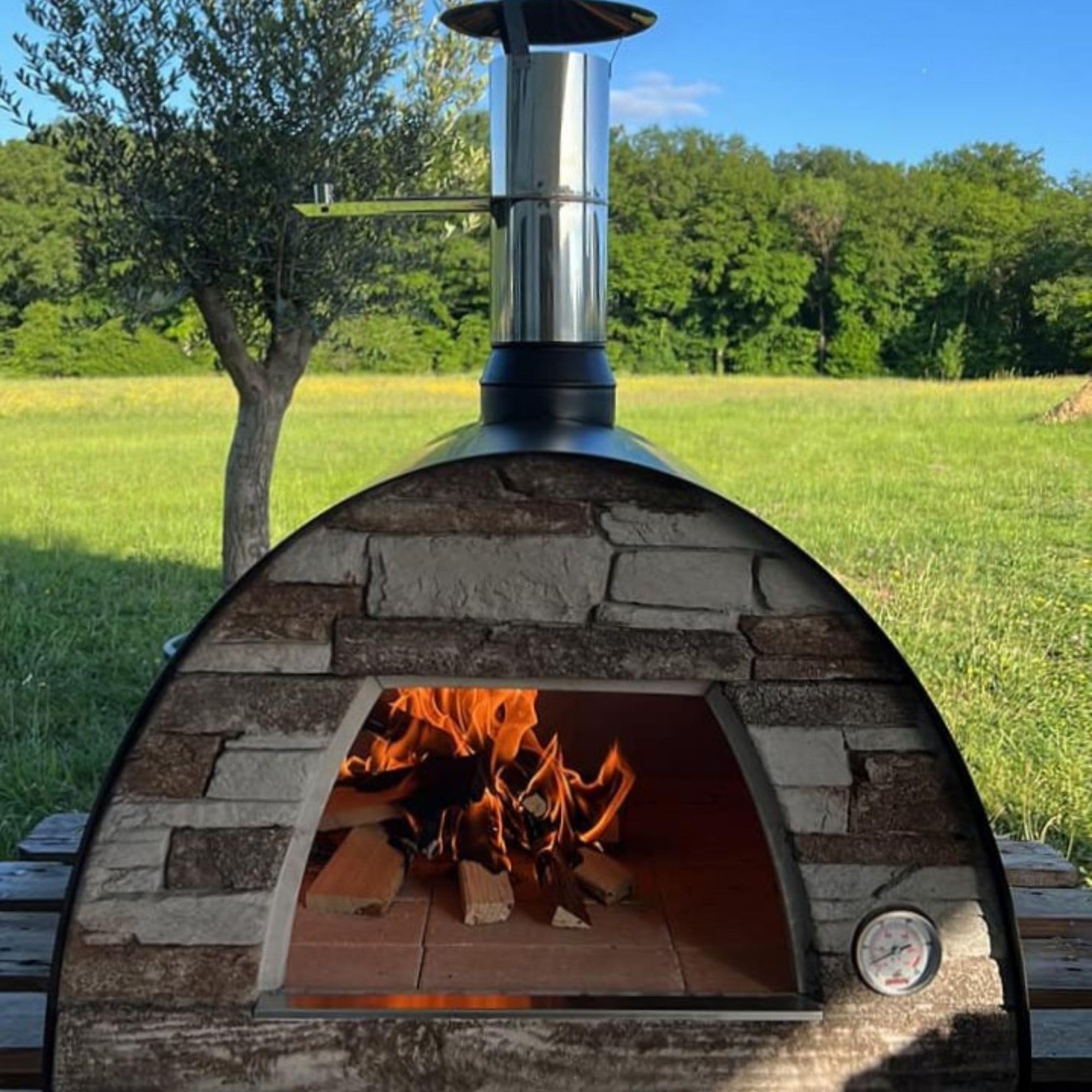 Maximus Forno a Legna da esterno in Scisto, Nero, 70 x 70 x 65cm - Forno da esterno portatile, dal design compatto per spazi ridotti, ideale per il giardino o la terrazza