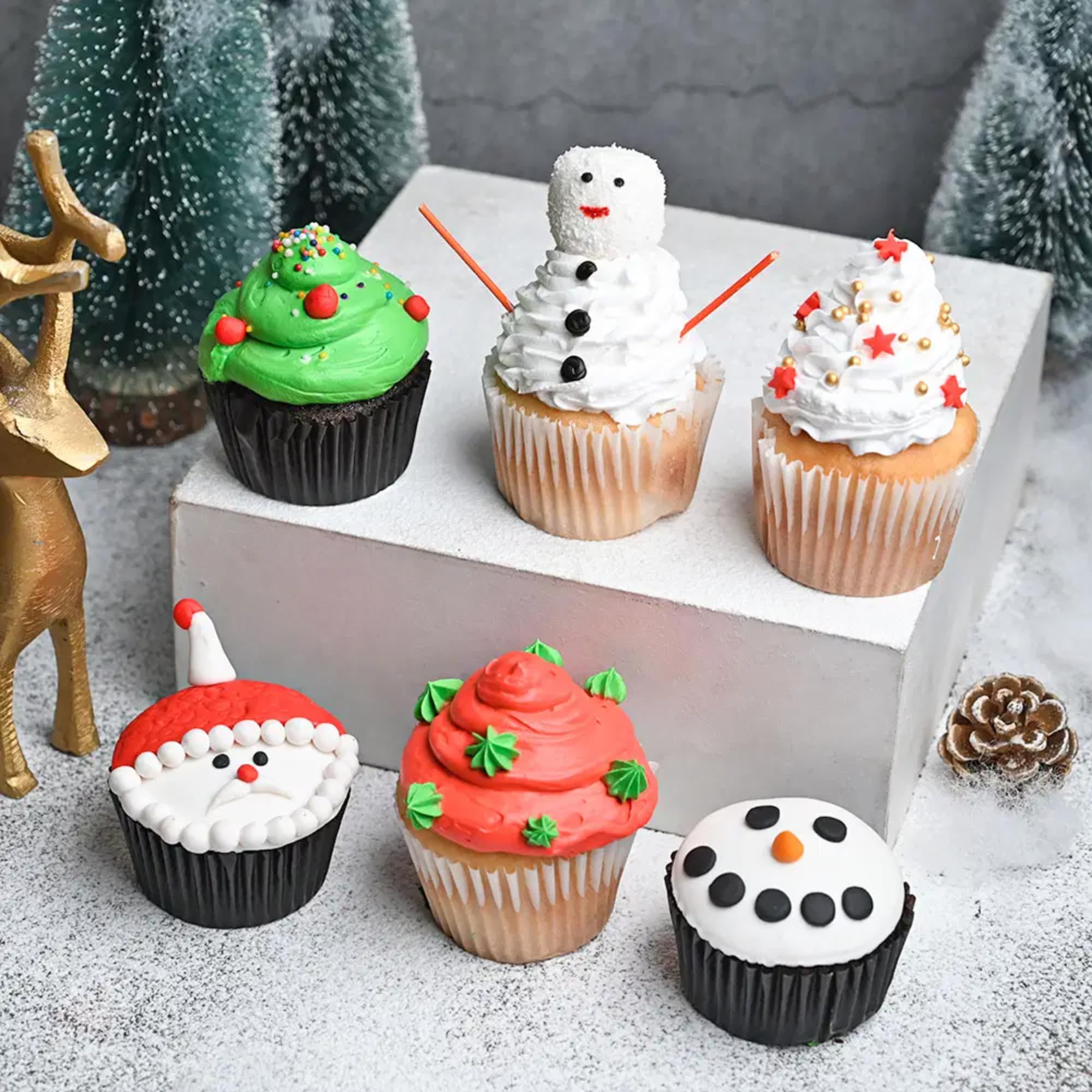 Bakingo Christmas Special Fresh Yummy Set of 6 Christmas Theme Duo Flavors Cup Cakes | Christmas Dessert for Celebrate Christmas | Christmas Gift For Friends, Family, Colleagues (Same Day Delivery)-image-0