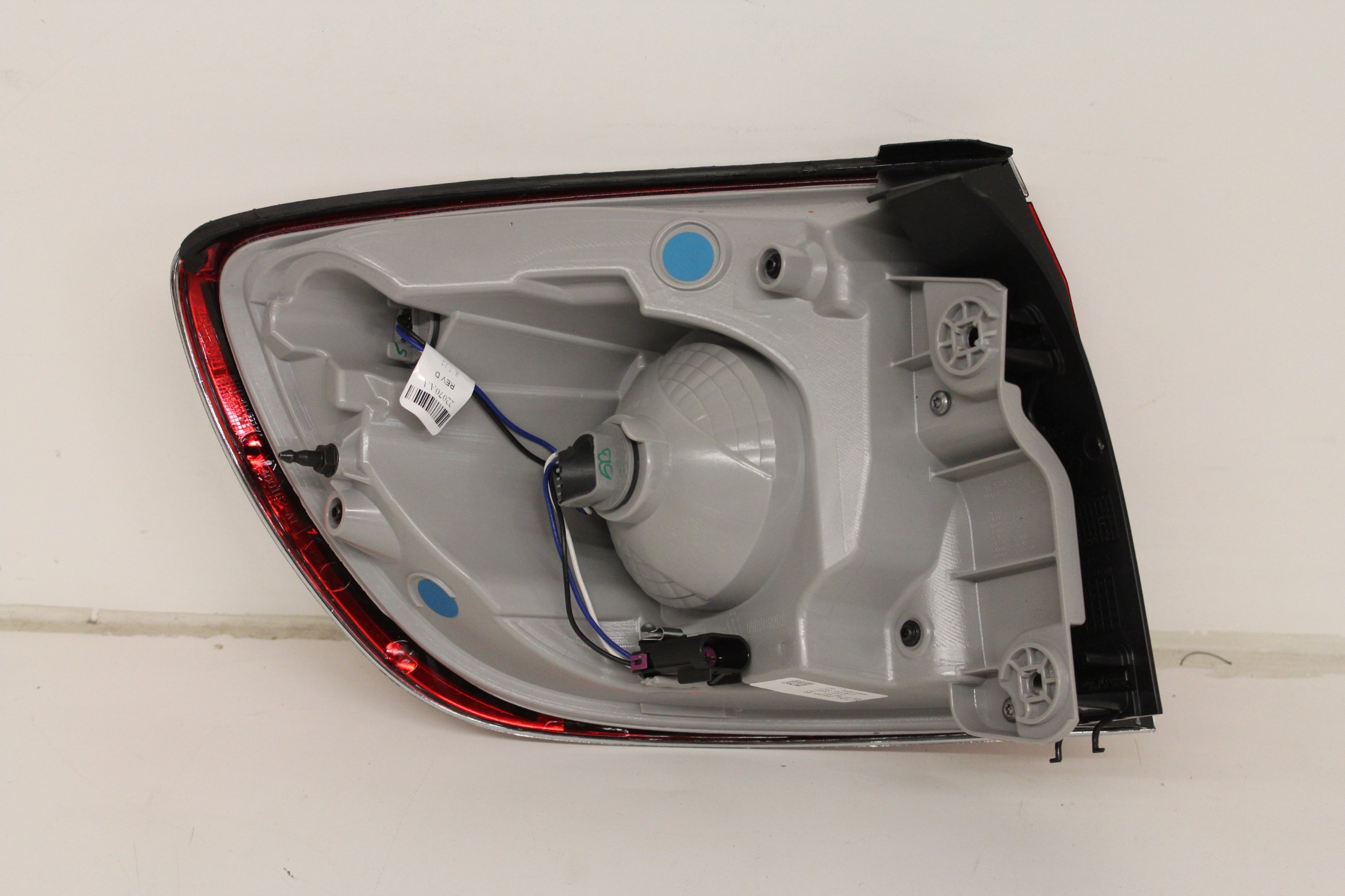 Amazon.com: Genuine GM Parts 25954942 Passenger Side Taillight 