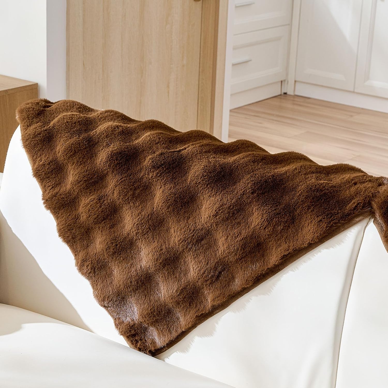Faux Fur Armrest Cover Backrest Cover Fuzzy Plush Thick Bubble Sofa Cover Luxury Soft Cozy Couch Cover Anti-Slip Sofa Slipcover Washable Furniture Protector (Coffee,36"x36")