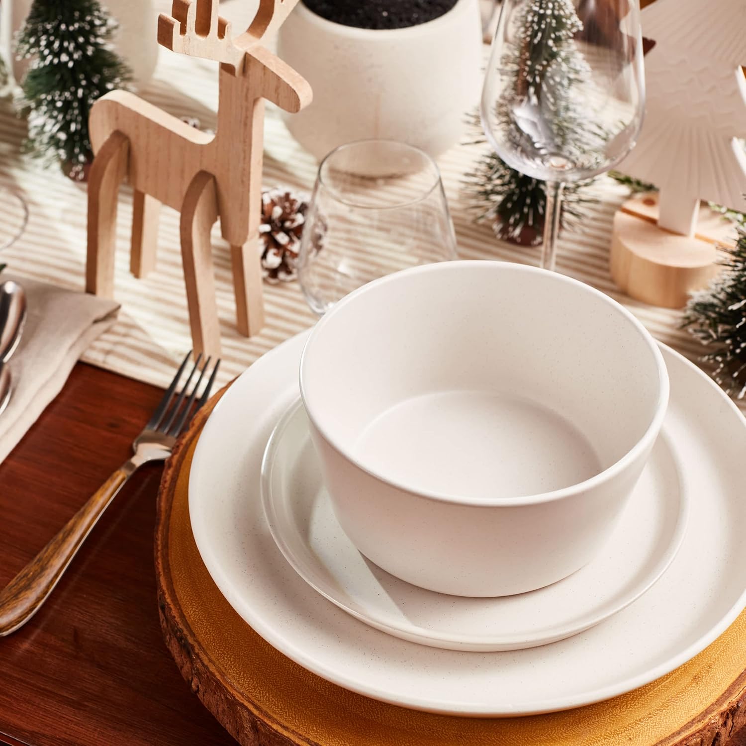 | Stone Lain 32 Piece Stoneware Round Dinnerware Set, Service for 8, White Speckled: Dinnerware Sets