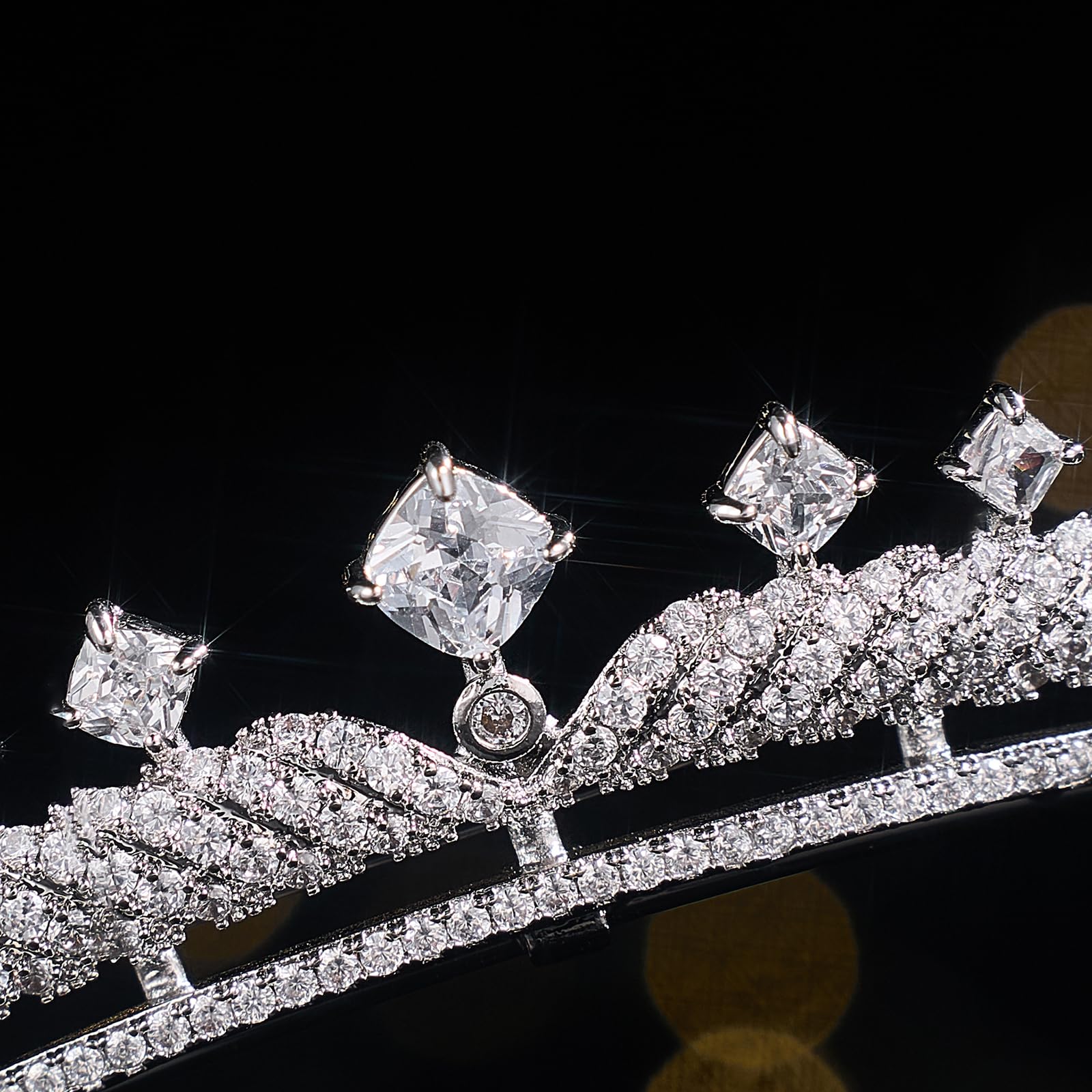 QXMYOO Tiaras de boda de circonita cúbica para novia, pequeña, dulce cumpleaños 16, graduación, corona de reina, tocado para 15 años, quinceañeras 2023, accesorios para el cabello de novia de plata