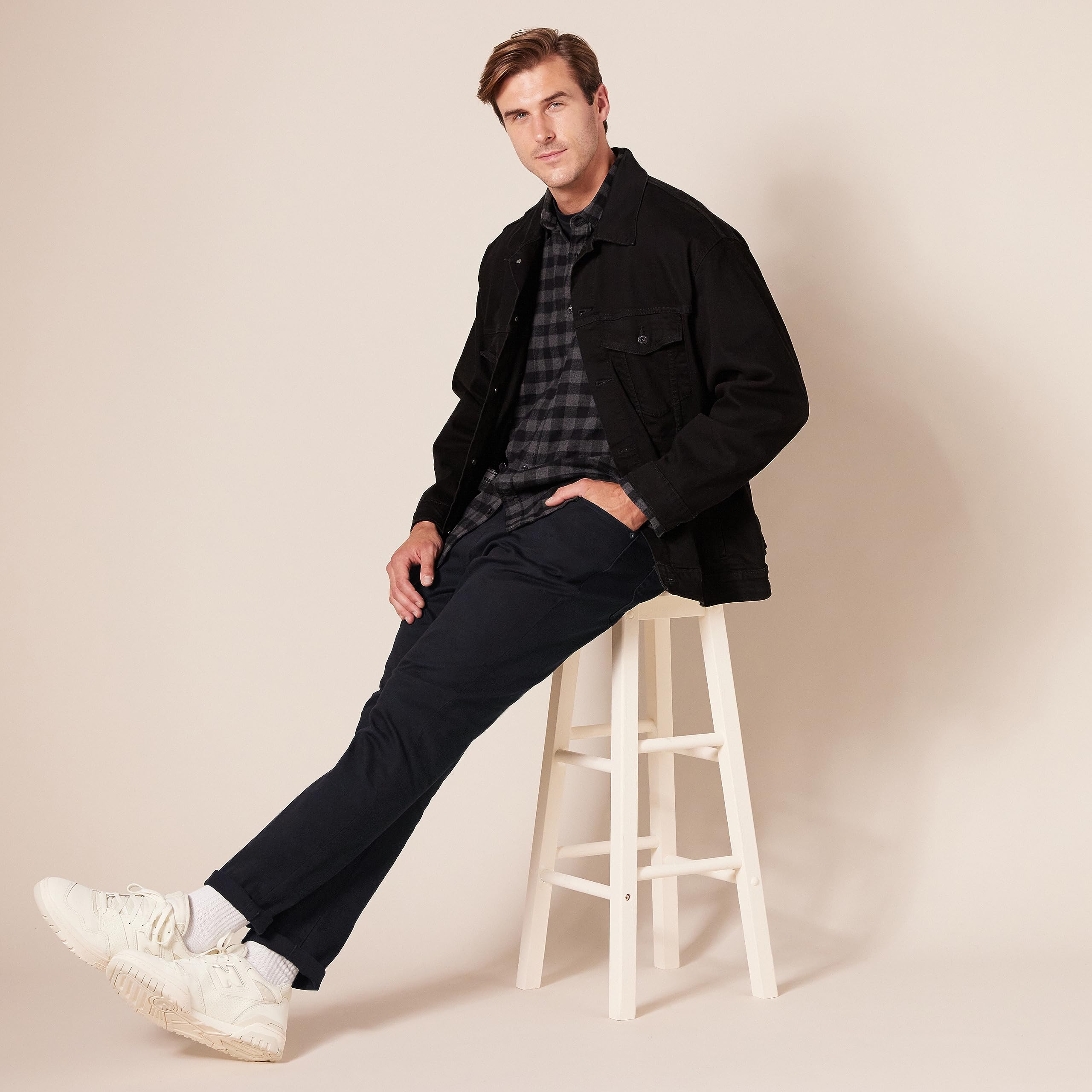 Amazon Essentials Pantalon Chino Décontracté et Extensible, Coupe Classique Homme