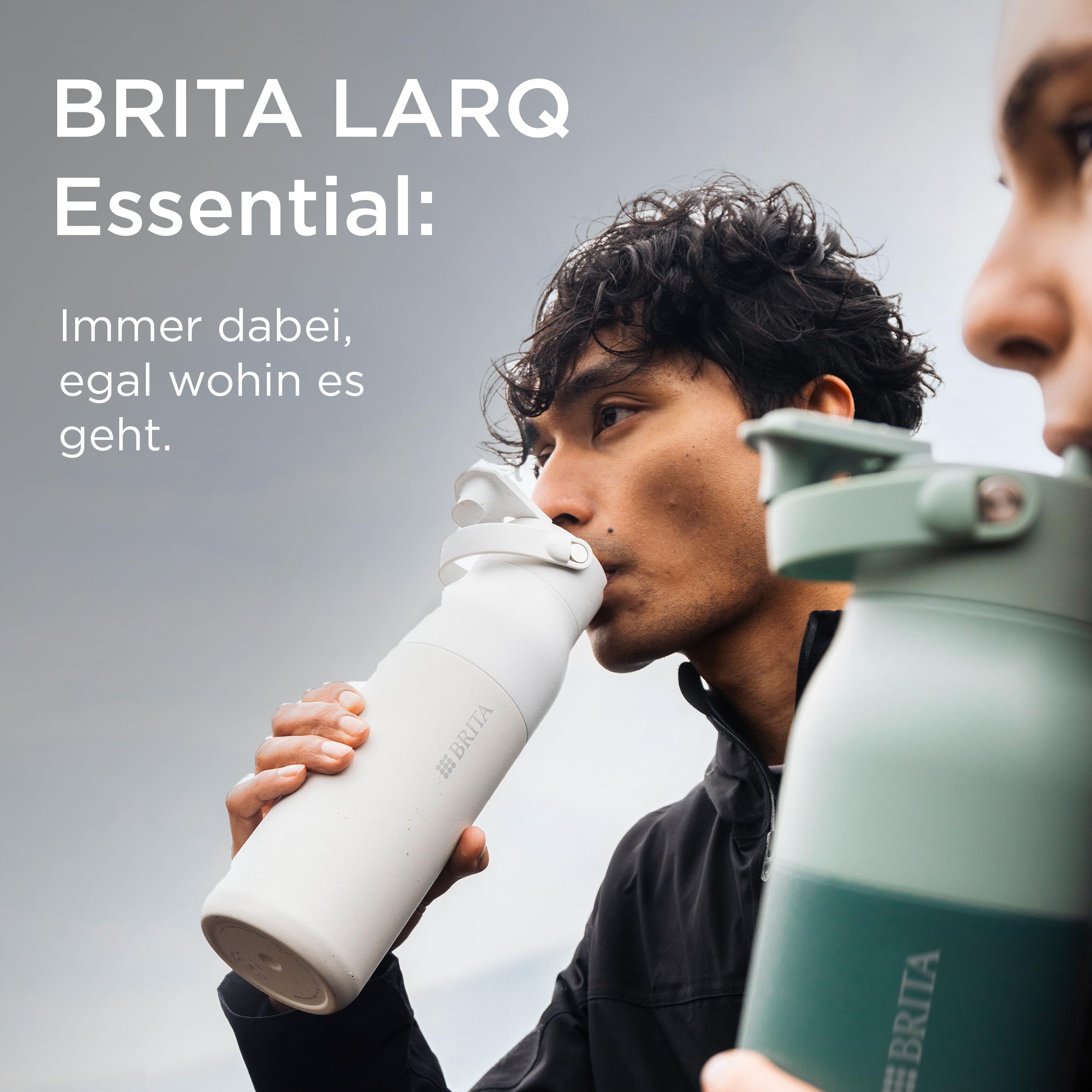 BRITA LARQ Essential Edelstahl Trinkflasche mit Strohhalm (1L) grün | Edelstahl Wasser-Flasche ohne Filter, doppelwandige Isolierung (24h kalt), mit abnehmbarem Henkel, spülmaschinengeeignet